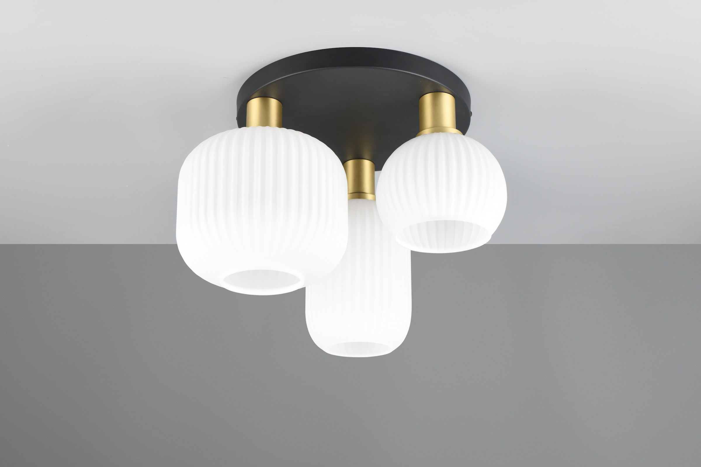 TRIO Leuchten Deckenleuchte »DIVA, E27 Deckenlampe 3-flammig mit Glasschirm, exkl 3xE27 max 10W« E27 1 Stk. warmweiß - kaltweiß Deckenlampe Ø 39cm, Glasschirme in 3 Formen, Lampe Wohnzimmer Küche