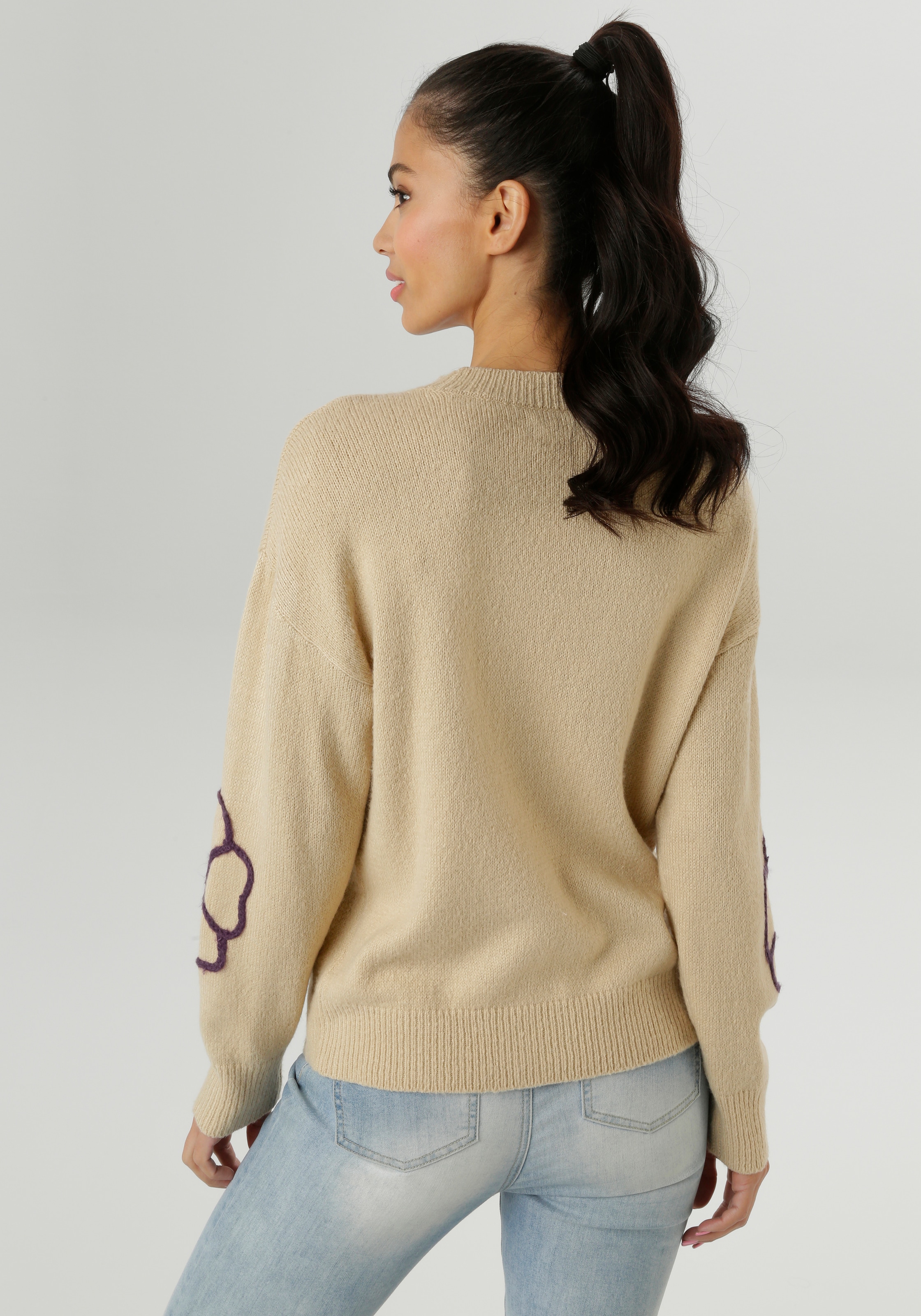 Aniston SELECTED Strickpullover vorne mit funkelnden Glitzersteinen verziert