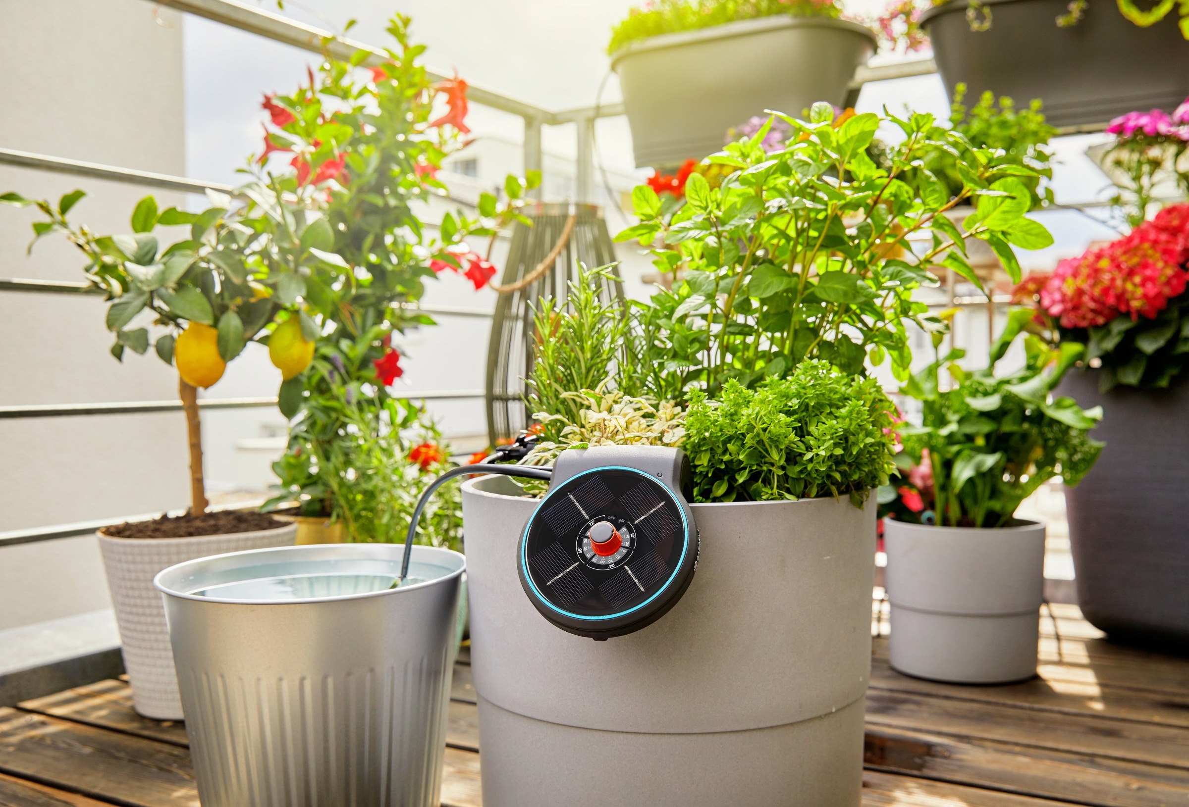 GARDENA Bewässerungssystem »Solar-Bewässerung AquaBloom Set« ()  Das solarbetriebene Bewässerungs-Set für Balkon und Terrasse