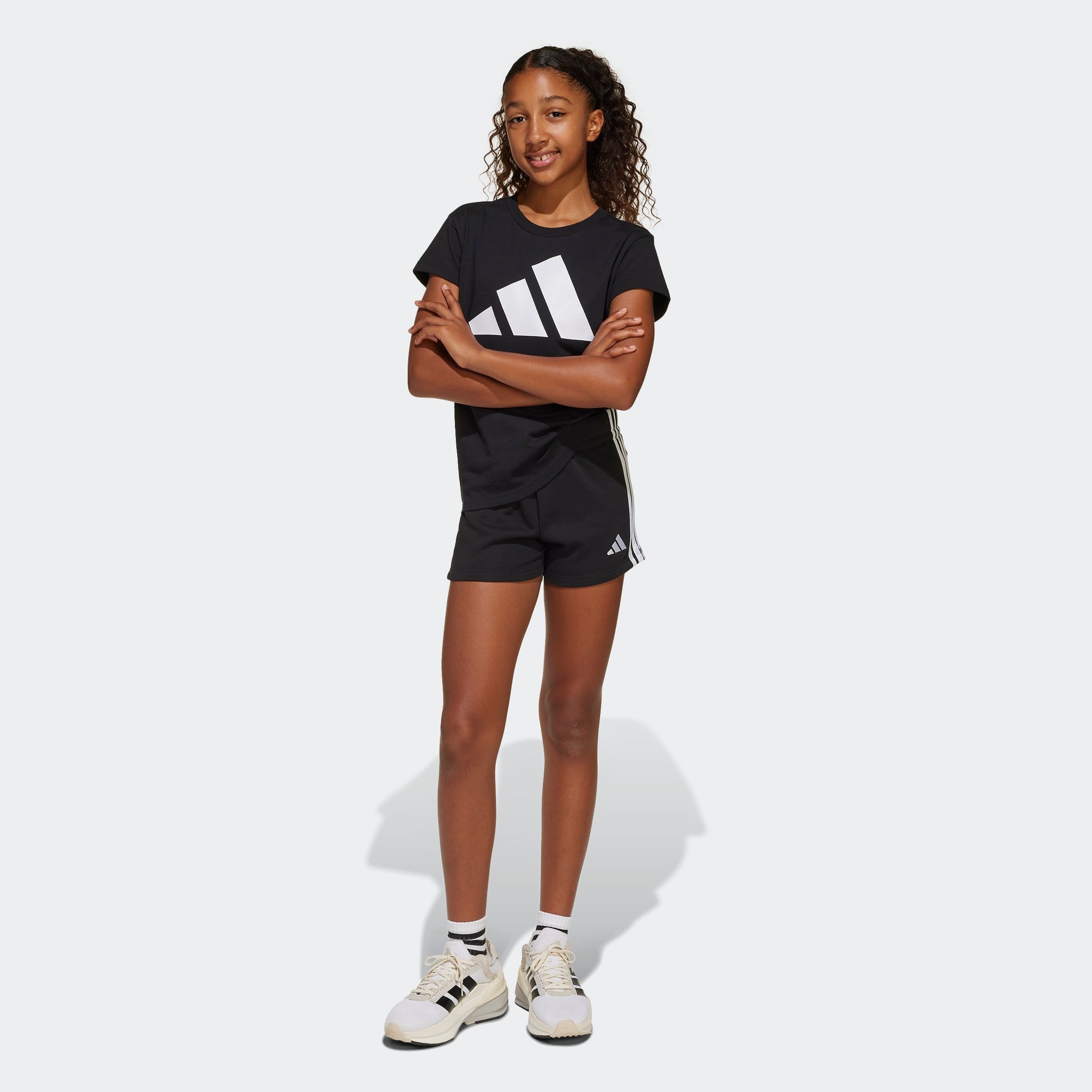 adidas Sportswear Shorts »ESSENTIALS KIDS«  für Kinder und Teens, sportlicher Look mit 3-Streifen