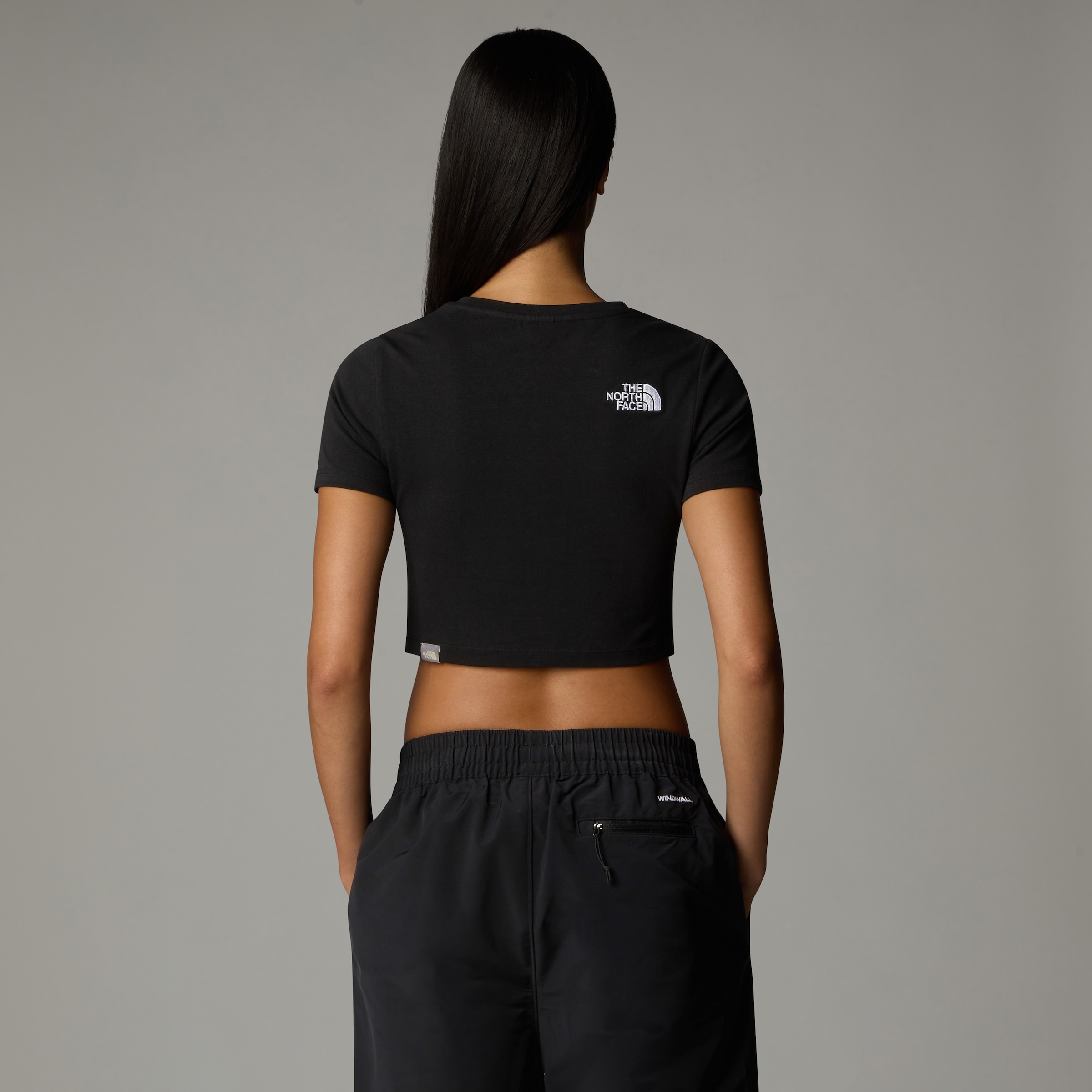 The North Face T-Shirt »Essential kurz und schmal geschnittenes T-Shirt für Damen«, (1 tlg.)