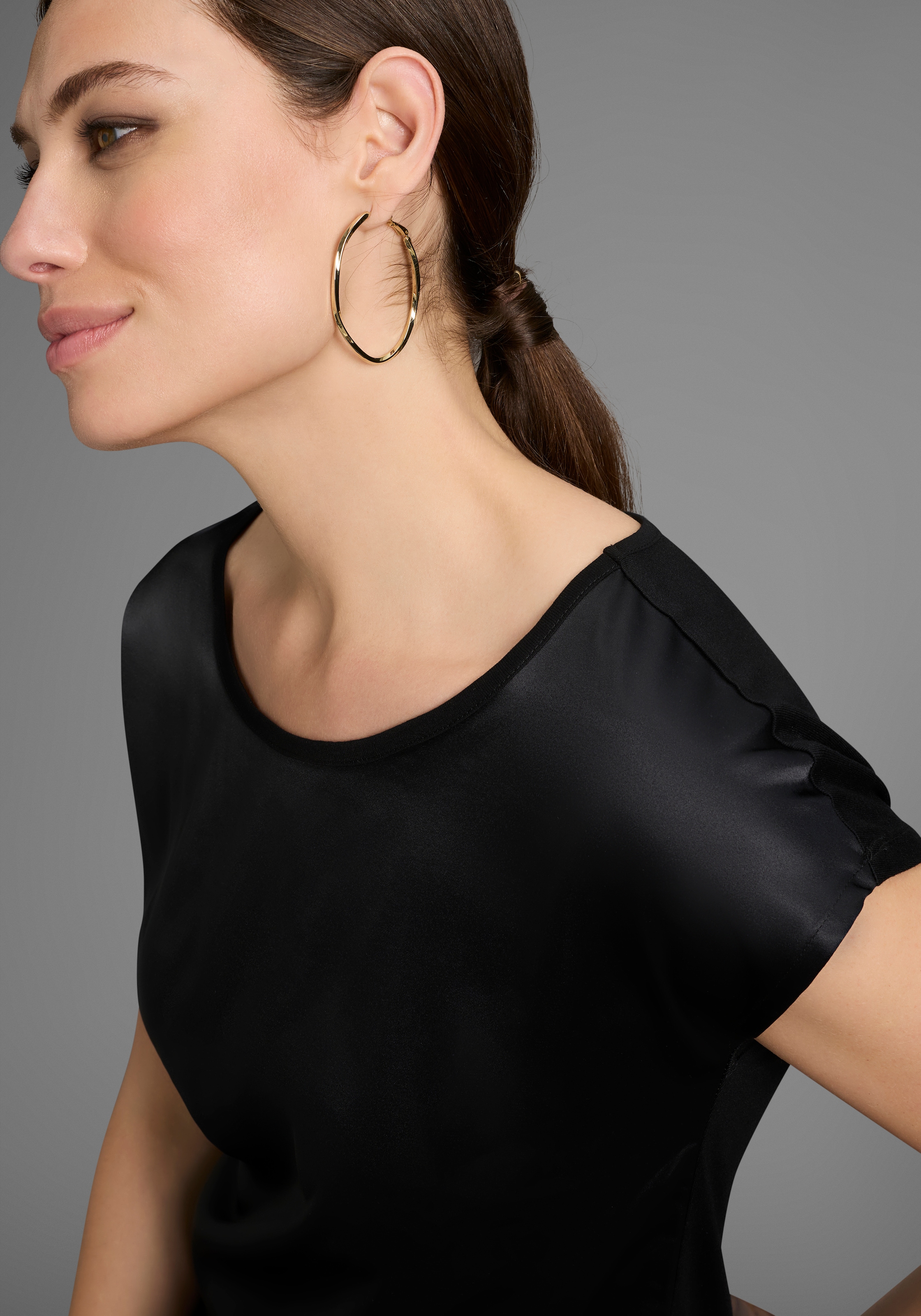 Laura Scott Shirtbluse »mit Satin-Vorderteil und hochflexiblen Jersey-Rücken« lockere Passfrom, zeitlos & gut zu kombinieren