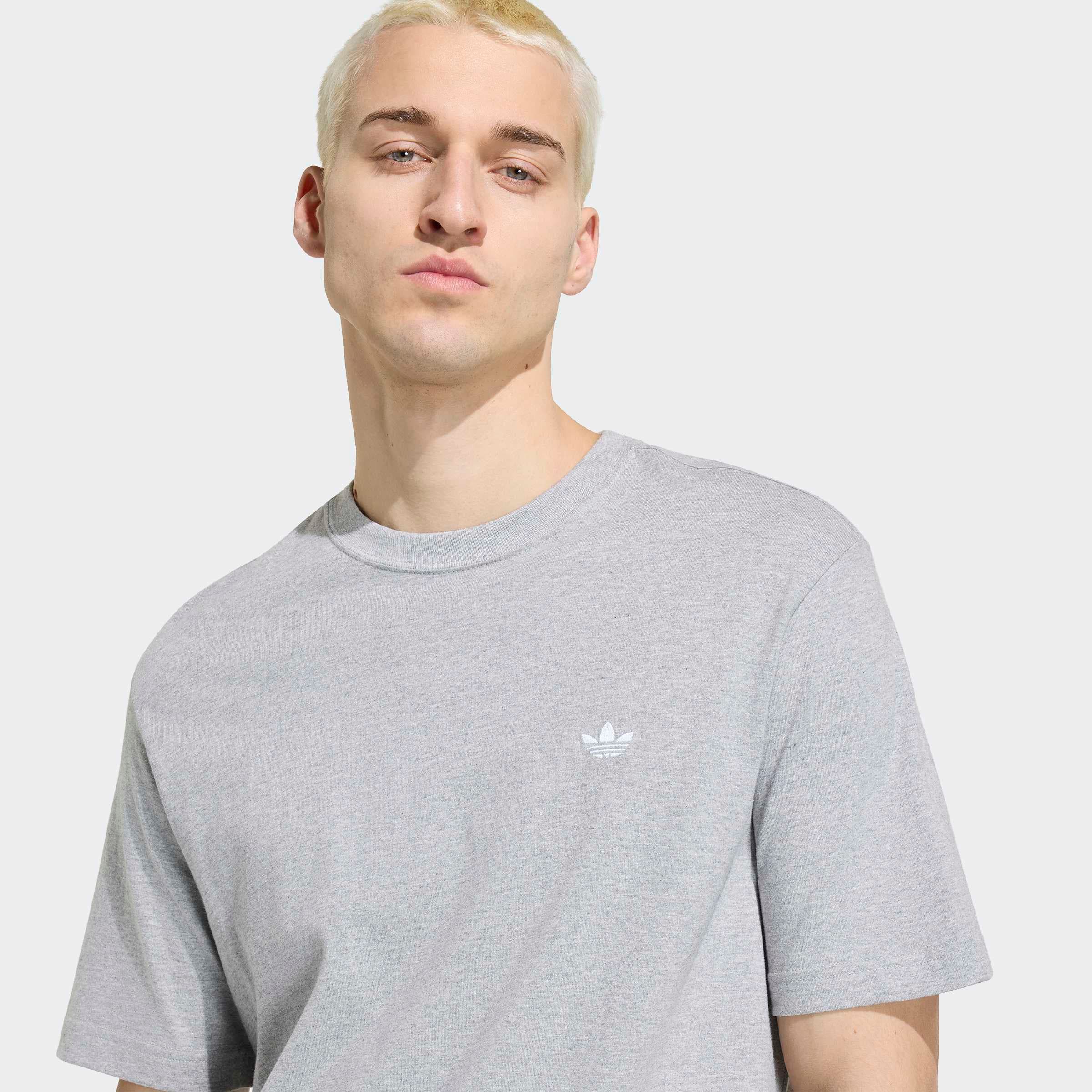 adidas Originals T-Shirt »TREFOIL ESSENTIALS« mit Rundhalsausschnitt, ohne Verschluss, aus Baumwolle