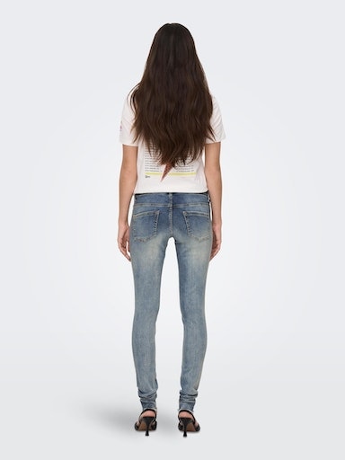 ONLY MATERNITY Umstandsjeans »OLMBLUSH MID SK ANK RW DNM NOOS«, mit Destroyed Effekt