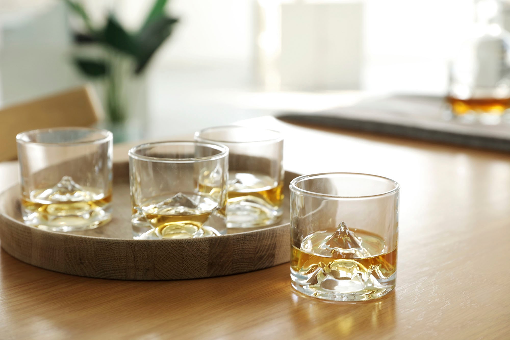 LIITON Whiskyglas »The Peaks«, (Set, 4 tlg.), dicker Glasboden als Bergmotiv, 4-teilig