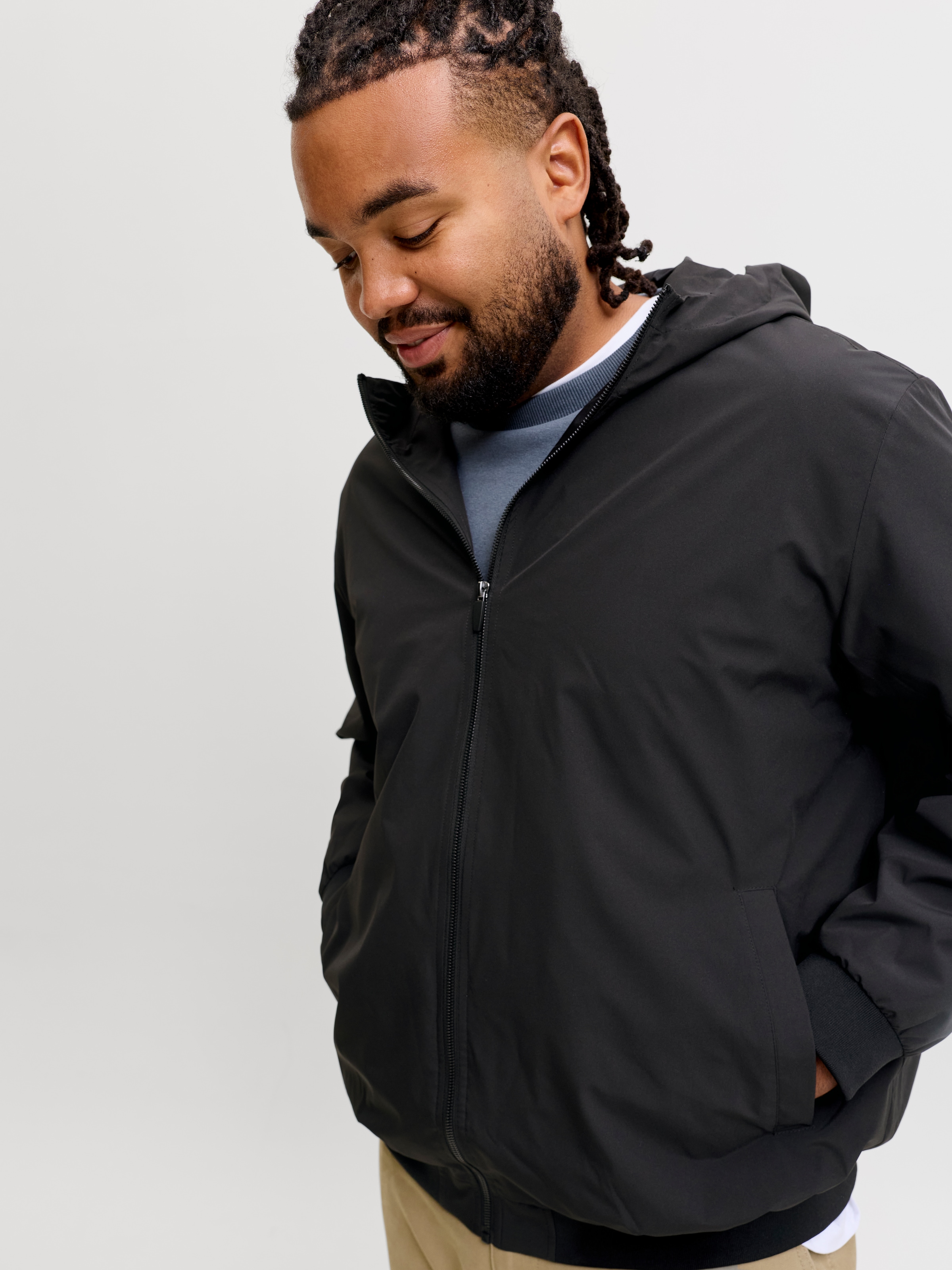 Jack & Jones PlusSize Blouson »JJECHARGE LIGHT JACKET HOOD NOOS PLS« mit Kapuze Kunstfaser, regular fit