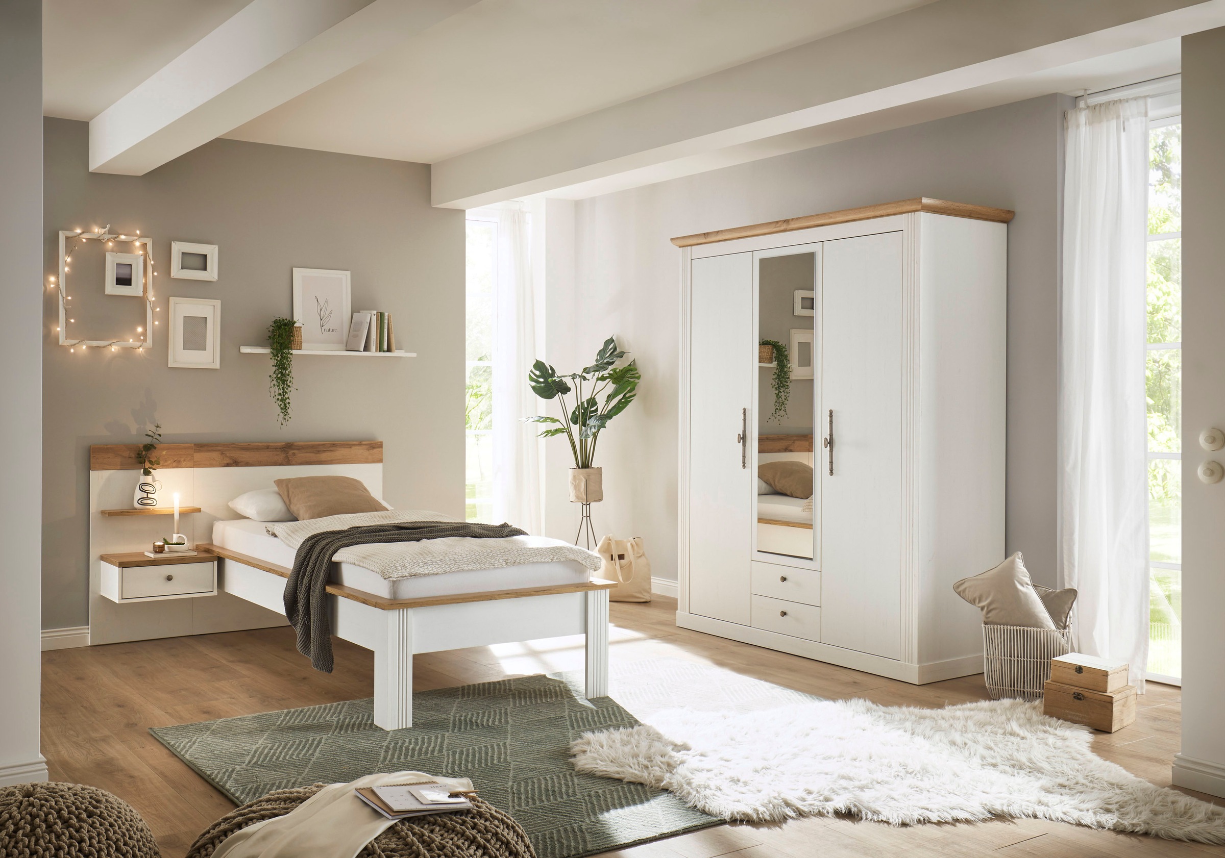 Home affaire Schlafzimmer-Set »Westminster« beinhaltet 1 Bett, Kleiderschrank 3-türig und 1 Wandpaneel