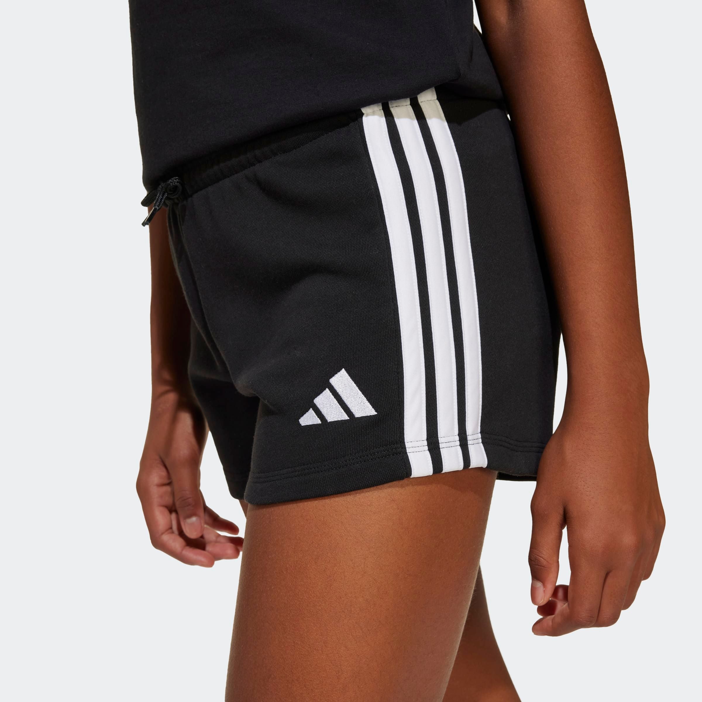 adidas Sportswear Shorts »ESSENTIALS KIDS«  für Kinder und Teens, sportlicher Look mit 3-Streifen