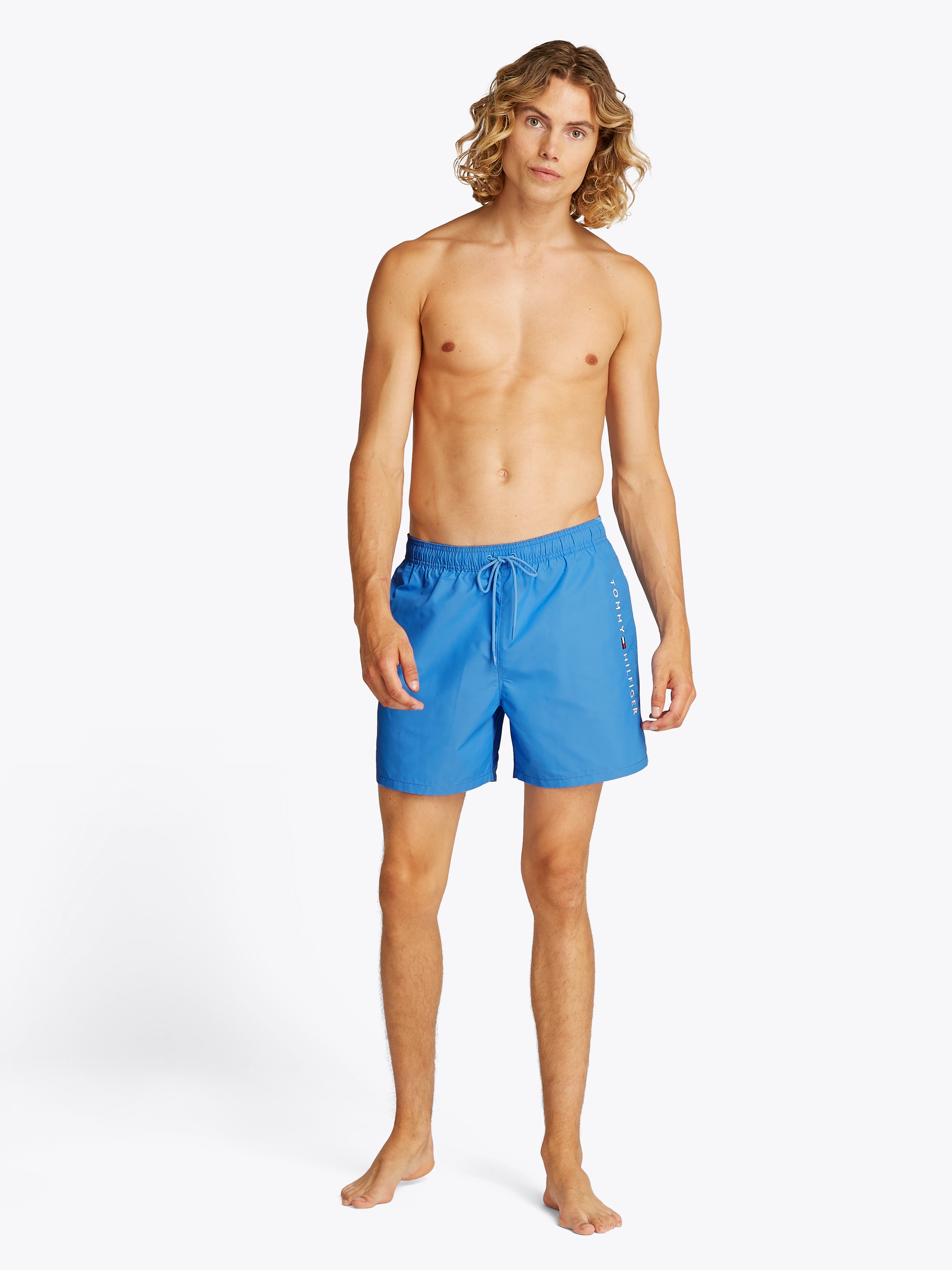Tommy Hilfiger Swimwear Badeshorts »MEDIUM DRAWSTRING«, mit Logostickerei an der Hüfte