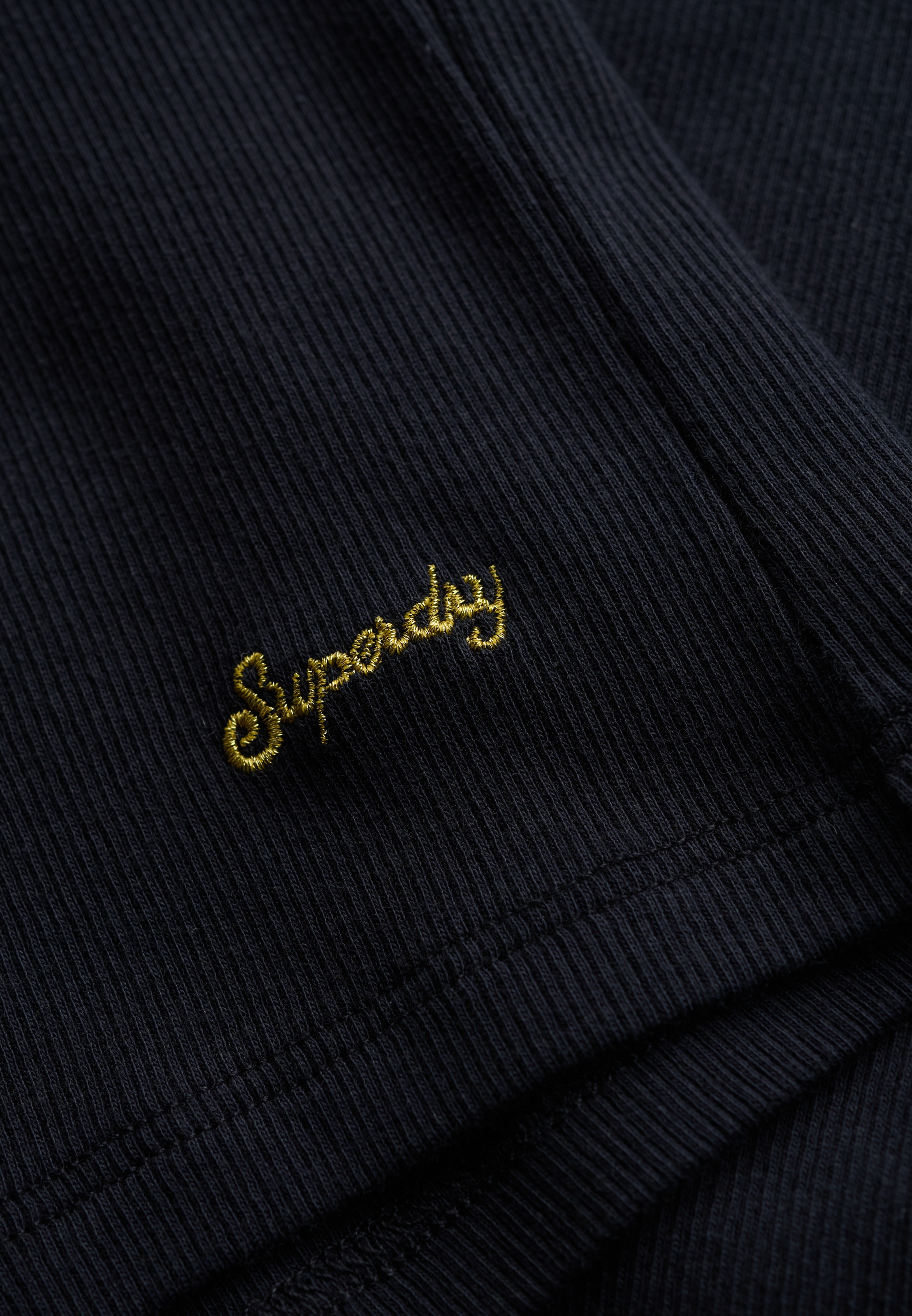 Superdry V-Shirt »ATH ESS LACE TRIM V TEE« mit Spitze