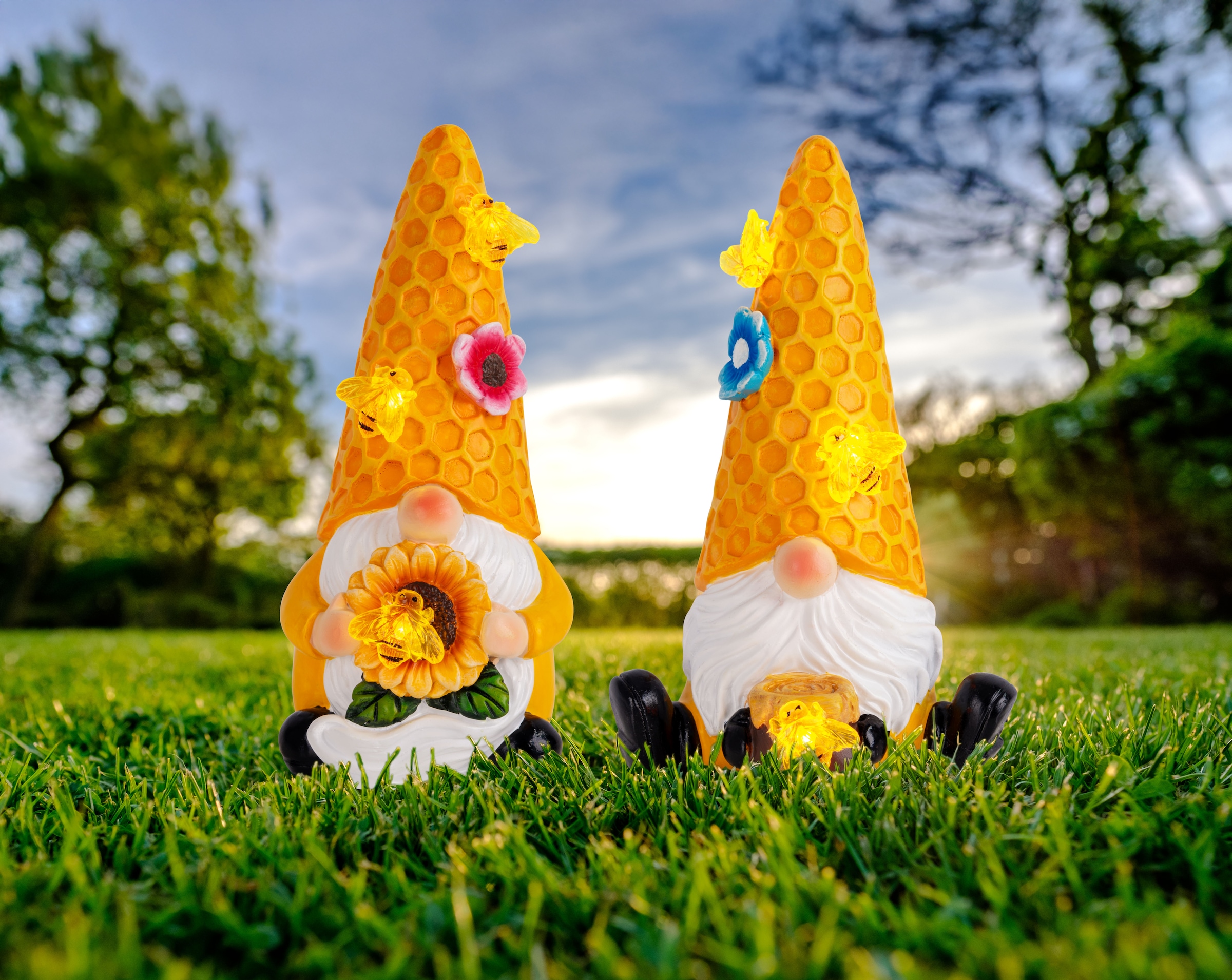 näve LED Solarleuchte »Abby« LED-Modul 2 Stk. Warmweiß 2er Set Wichtel, gelb/bunt, mit Bienchen und Blümchen, warmweiß