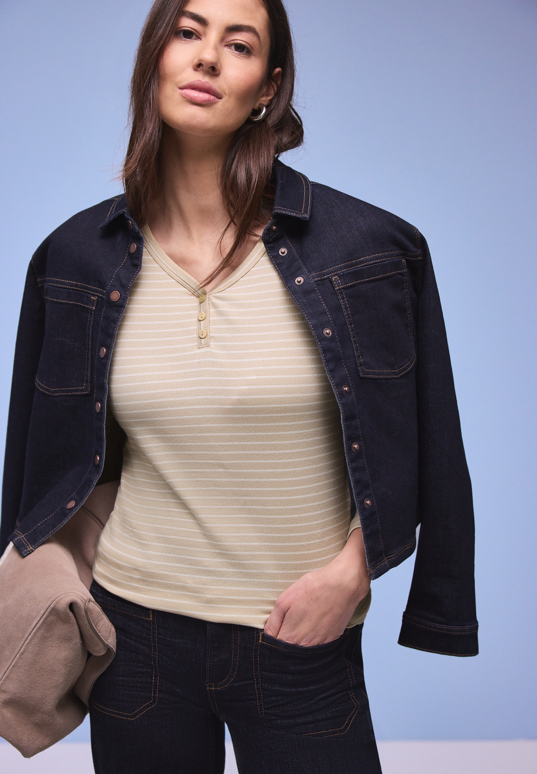 STREET ONE Langarmshirt im Streifen-Design und mit V-Ausschnitt