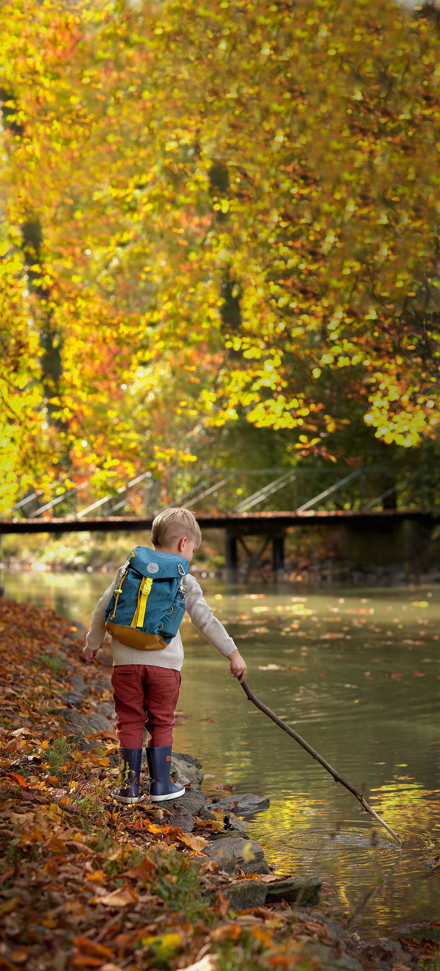 LÄSSIG Kinderrucksack »Adventure, Blue, Big Backpack«, Reflektoren, inkl. thermoisolierter Sitzunterlage; aus recyceltem Material