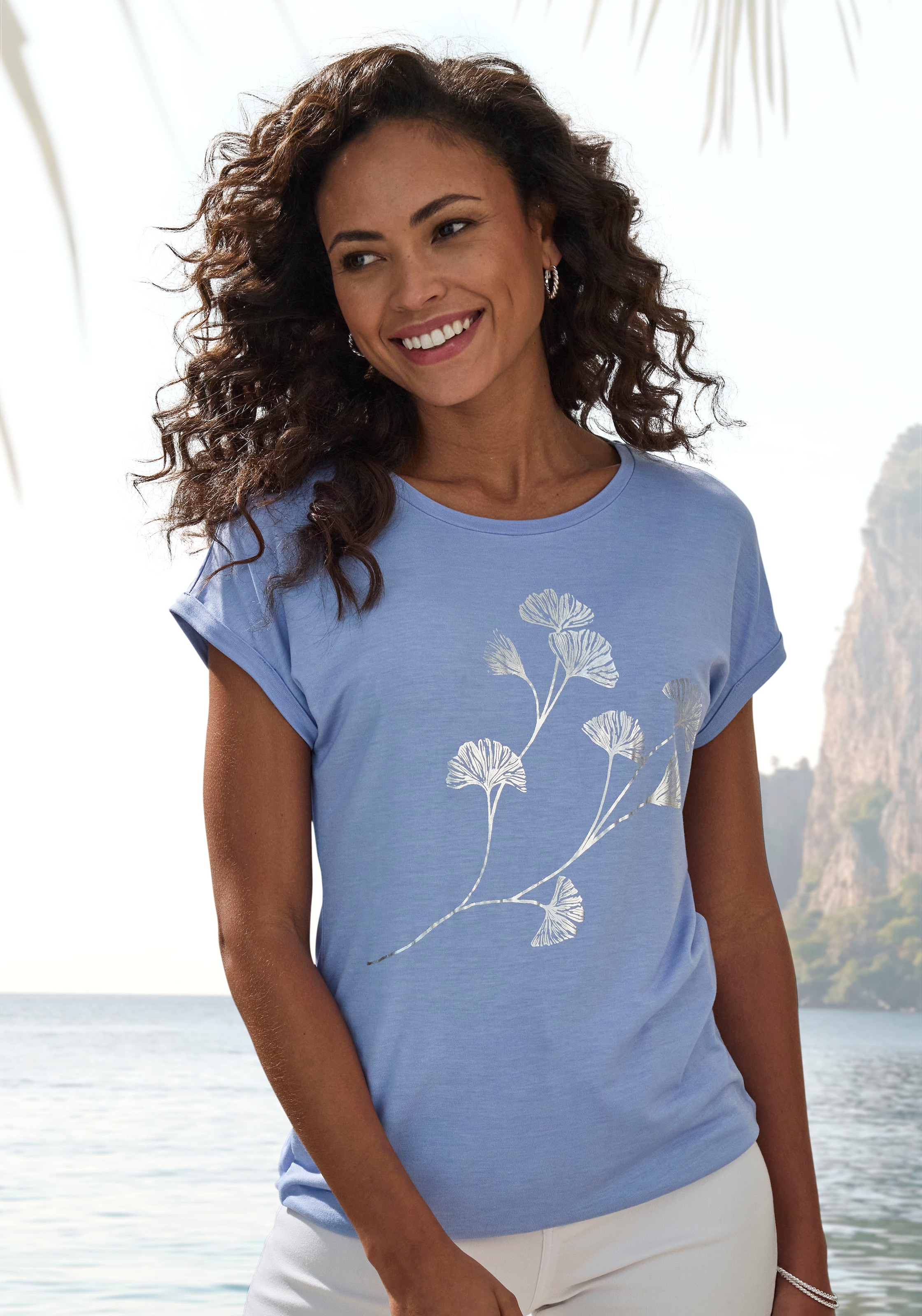 Vivance Kurzarmshirt »mit schimmerndem Blumenprint«, aus elastischer Viskose-Qualität