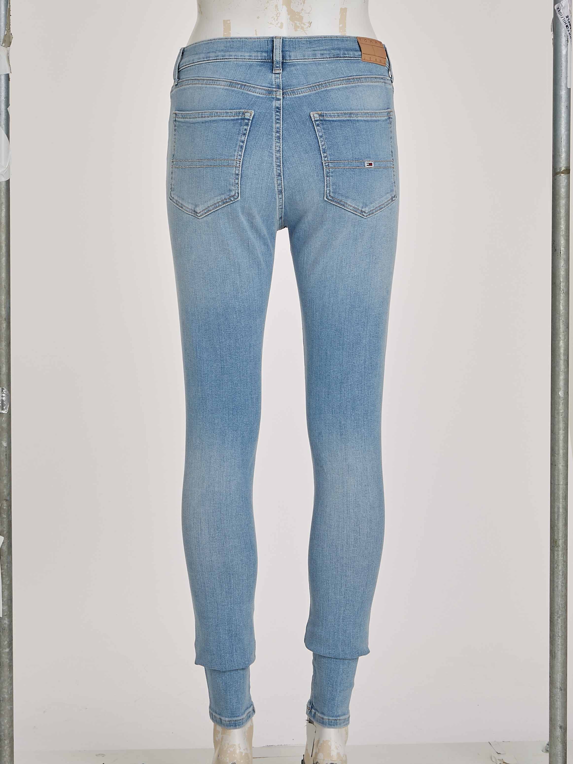 Tommy Jeans Skinny-fit-Jeans »Sylvia High Rise Skinny«, mit Logo-Badge