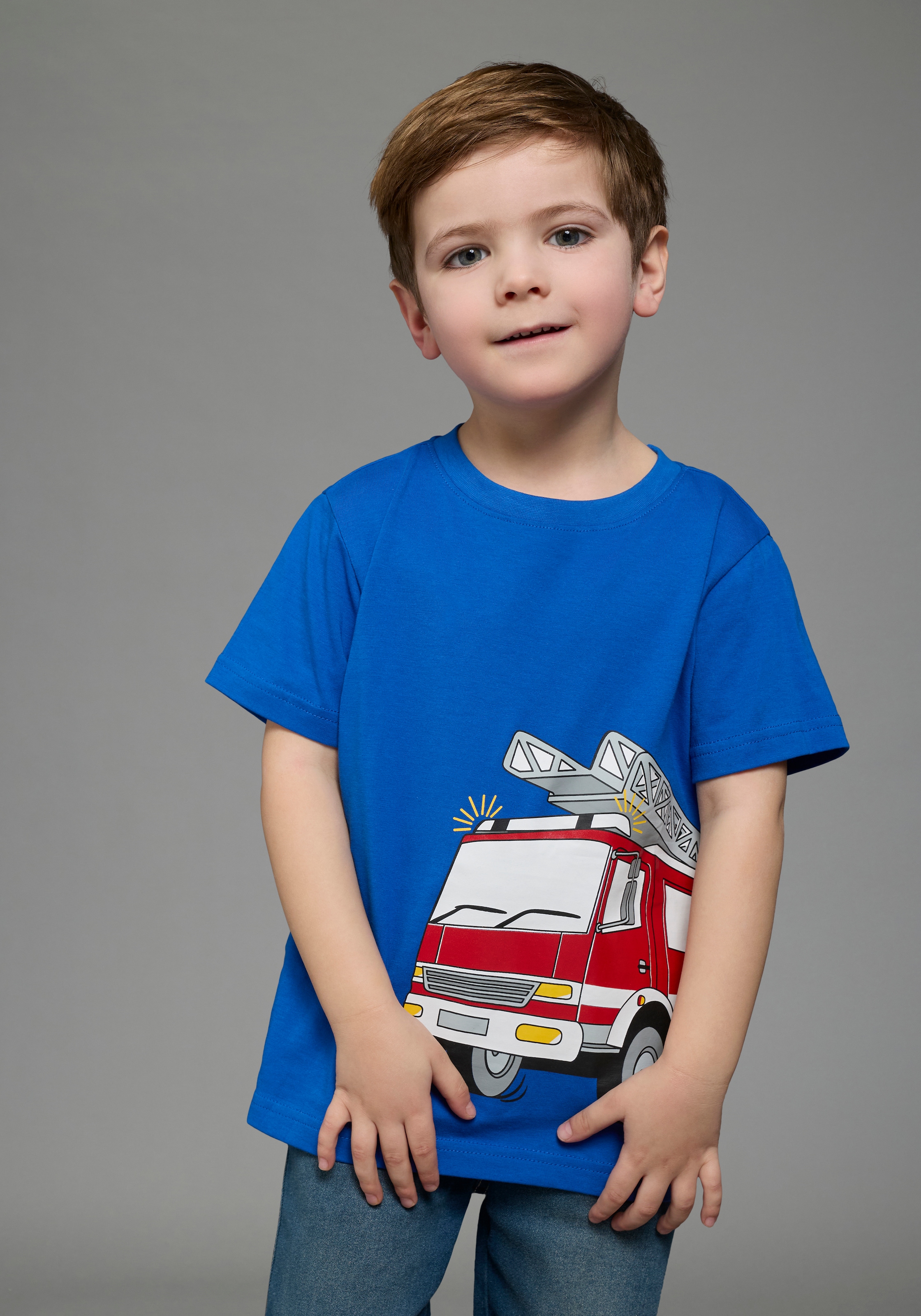 KIDSWORLD T-Shirt »Cooles Shirt mit Feuerwehr Folienprint« für Jungen, Kurzarm, mit Glitterdruck, Basic Passform