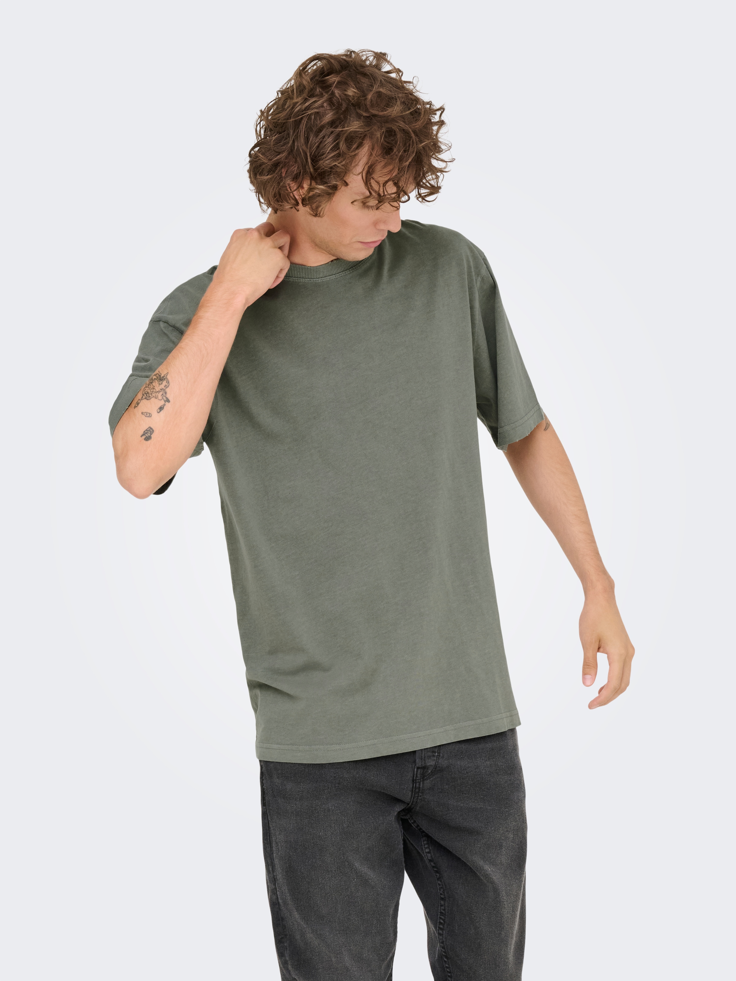 ONLY & SONS Rundhalsshirt »ONSDISTRESS RLX SS TEE«