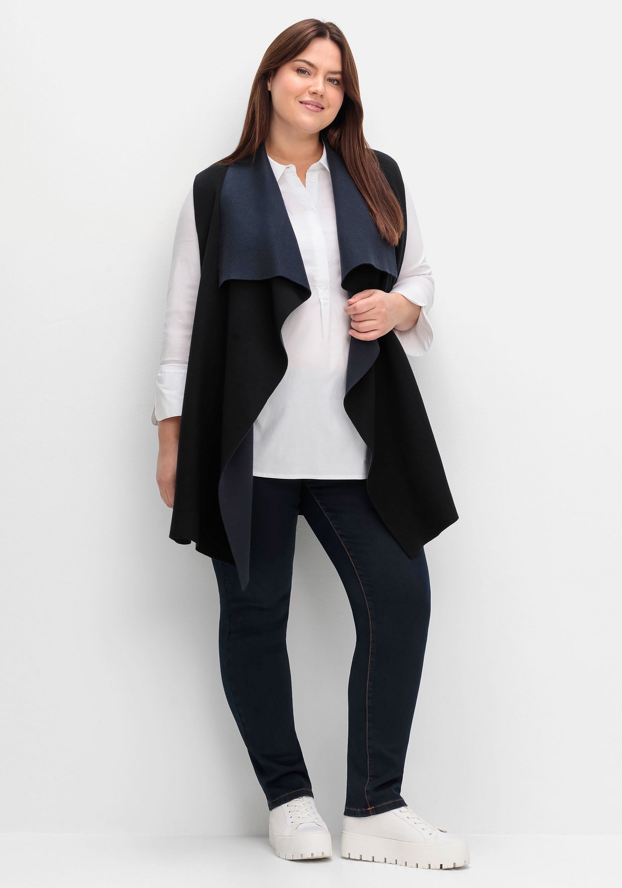 Sheego Strickjacke »Doubleface-Weste mit weich fallendem Kragen«, mit weich fallendem Kragen
