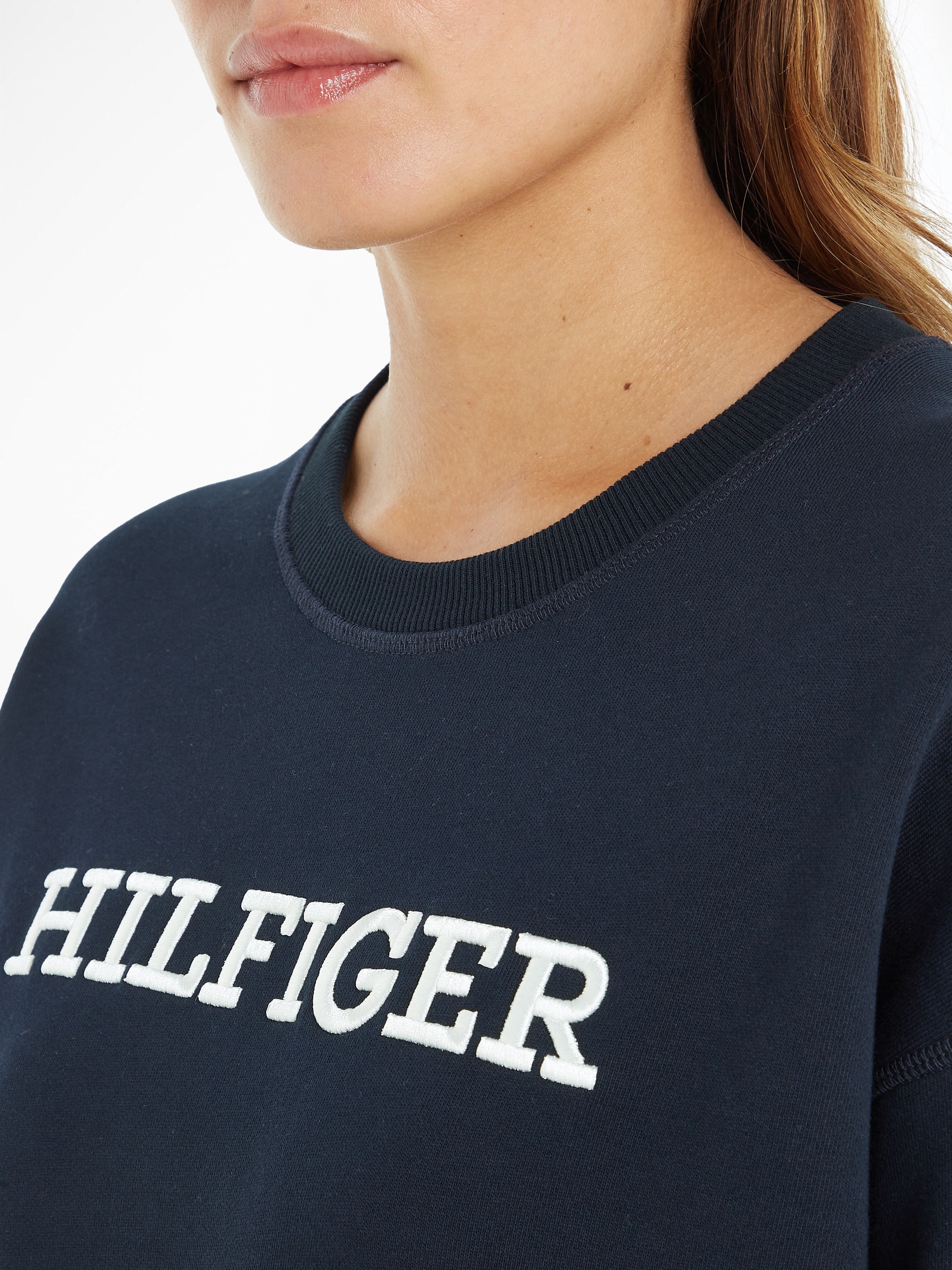 Tommy Hilfiger Sweatshirt »REG MONOTYPE EMB SWEATSHIRT«, mit markanter Hilfiger Logo-Stickerei