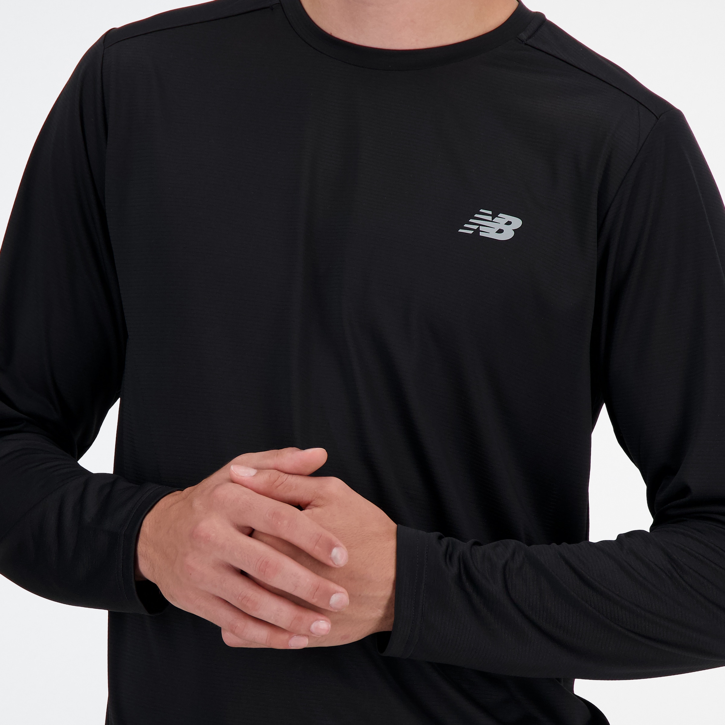 New Balance Laufshirt »SPORT ESSENTIALS LONG SLEEVE«, mit Label