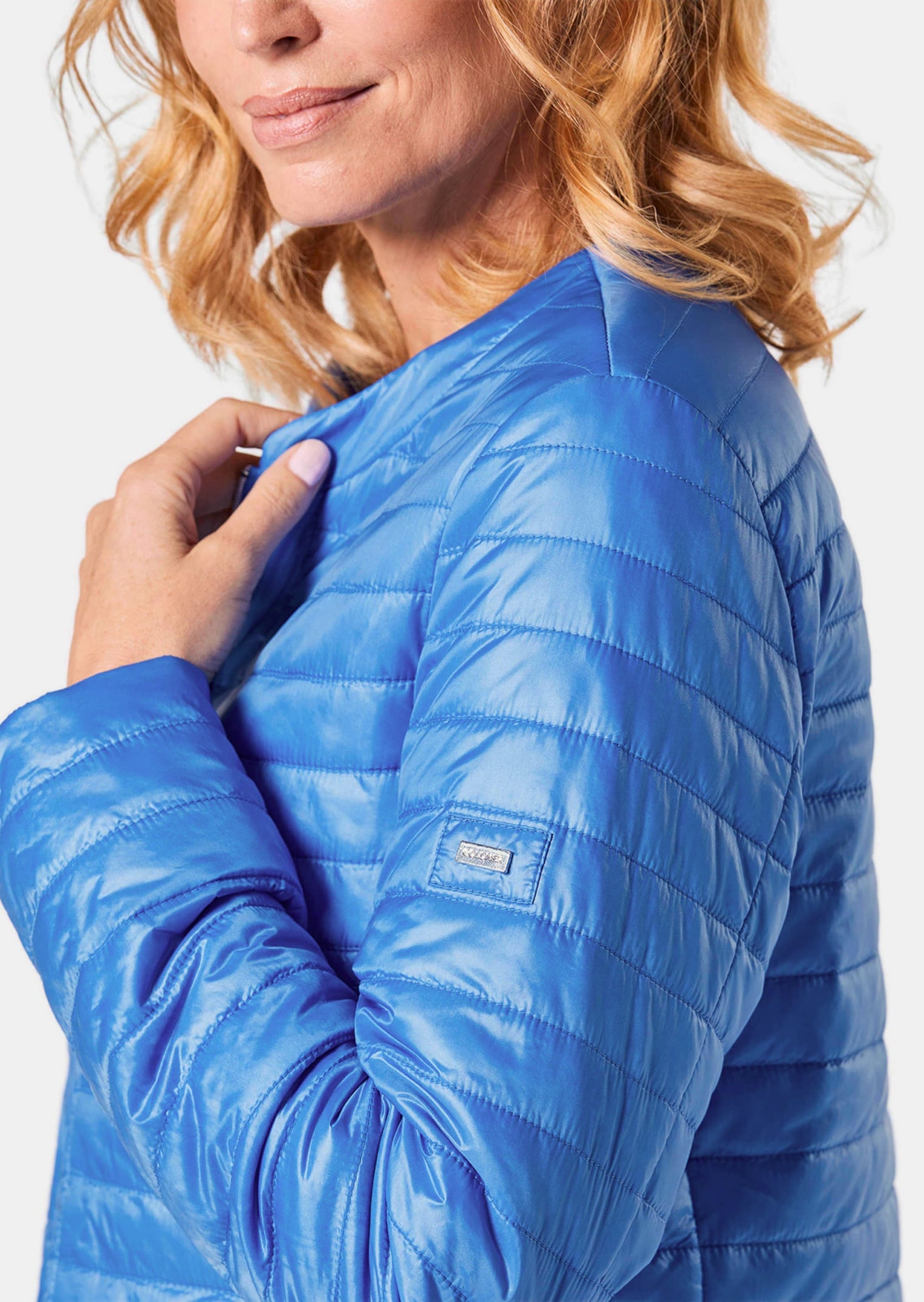 GOLDNER Steppjacke »Kurzgröße Steppjacke in zart glänzender Qualität« mit Reißverschluss und Eingrifftaschen