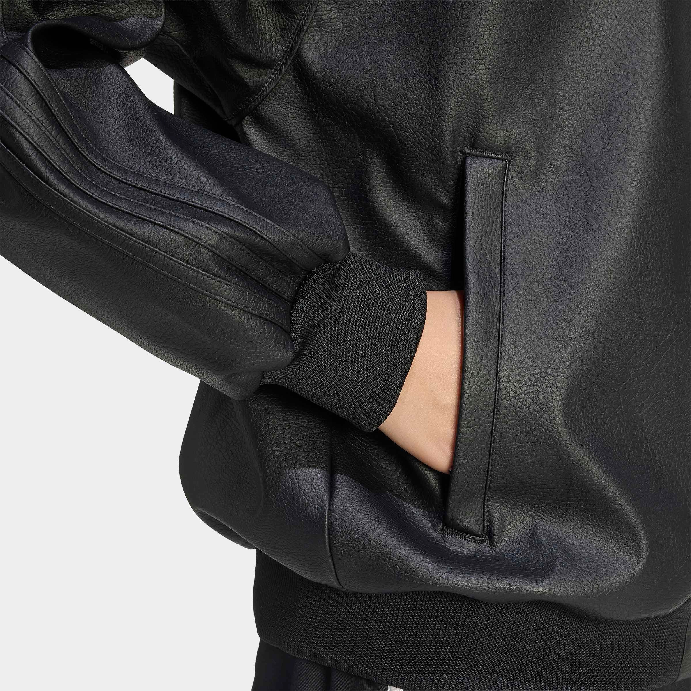 adidas Originals Outdoorjacke »PLTHR SST TT« für Erwachsene, mit Reißverschluss, aus Polyurethan