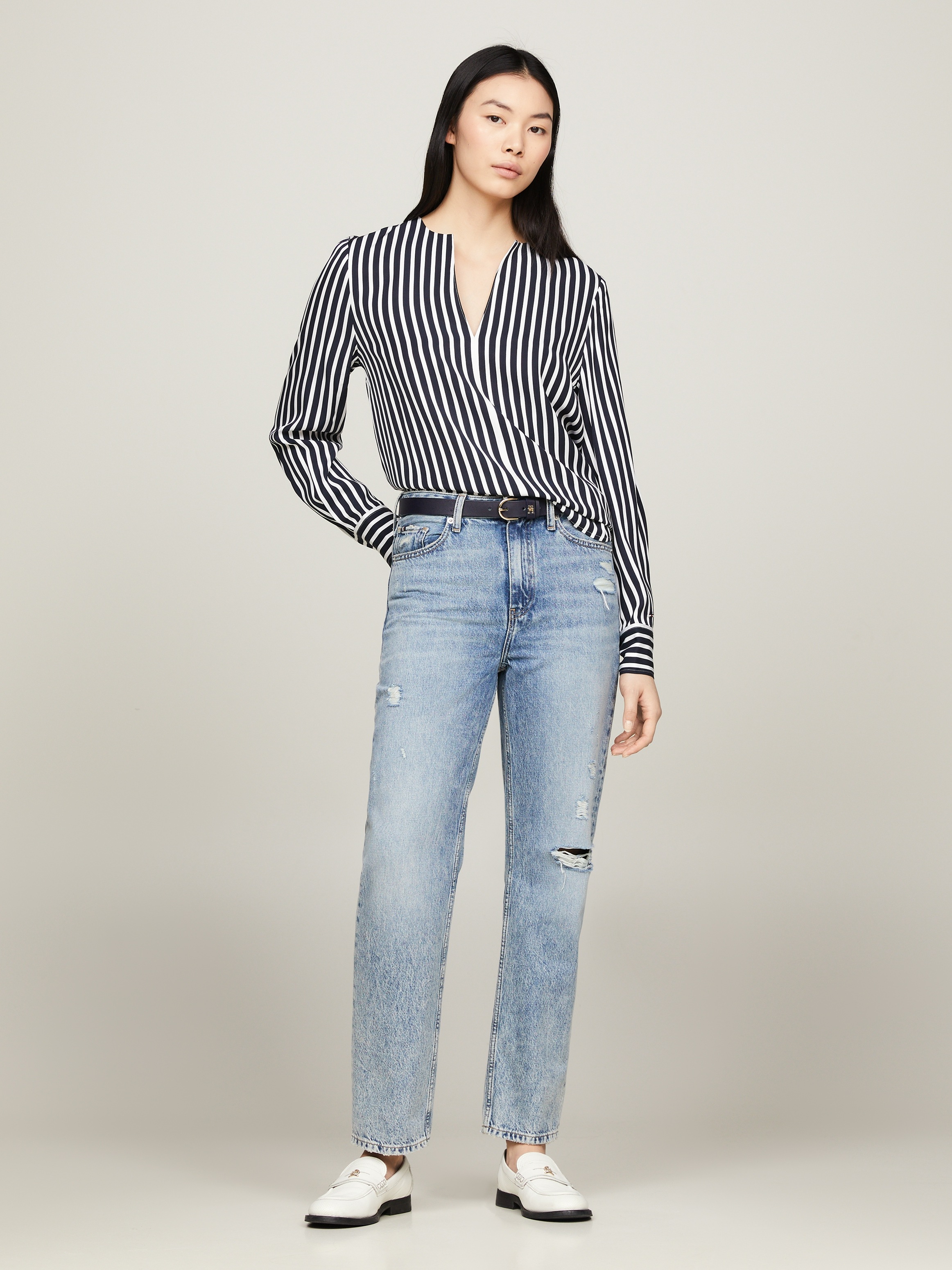 Tommy Hilfiger Langarmbluse »FLUID STRIPE V-NECK LS BLOUSE«, Im mocischem Streifen