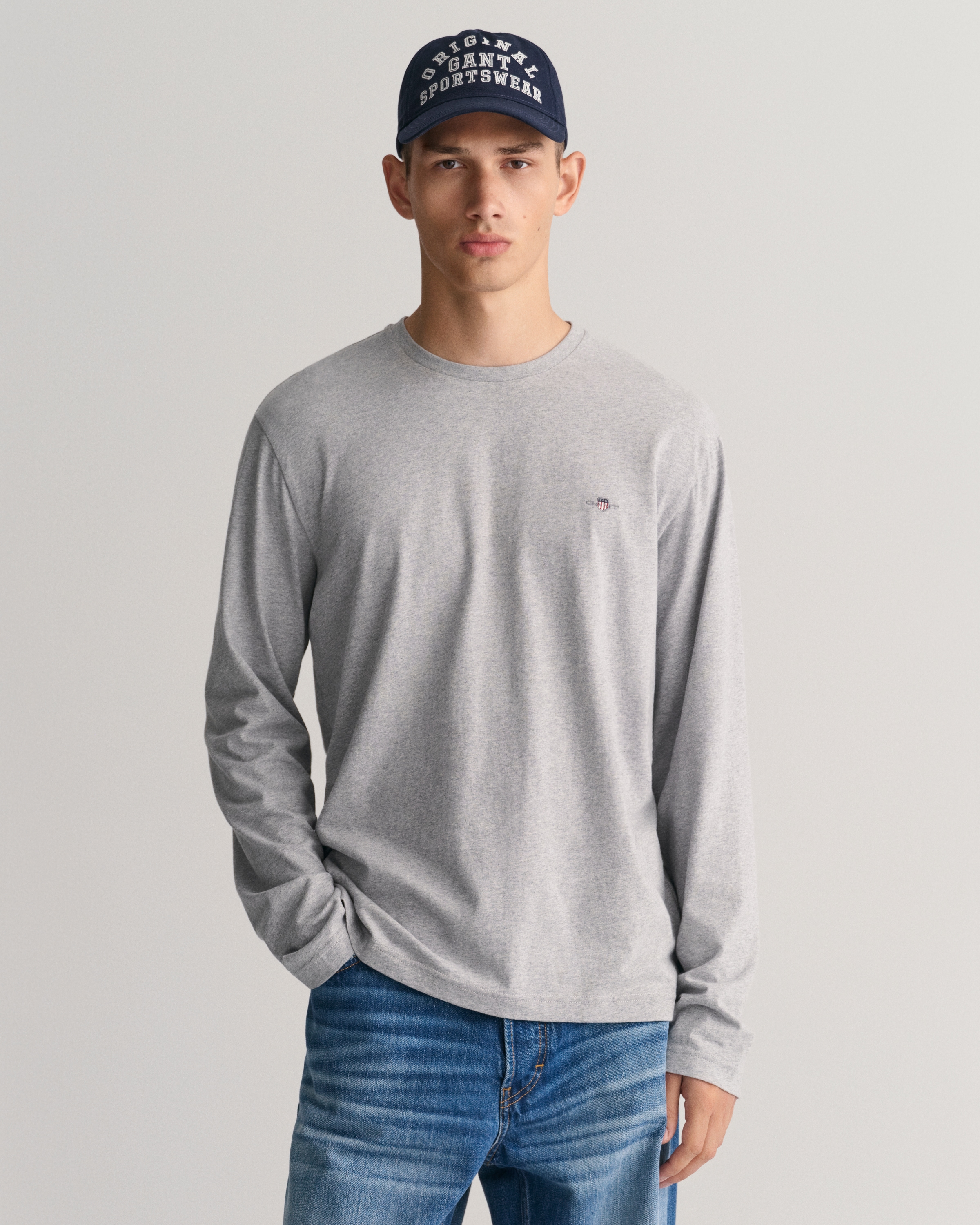 Gant Langarmshirt »REG SHIELD LS T-SHIRT«, mit Logostickerei auf der Brust