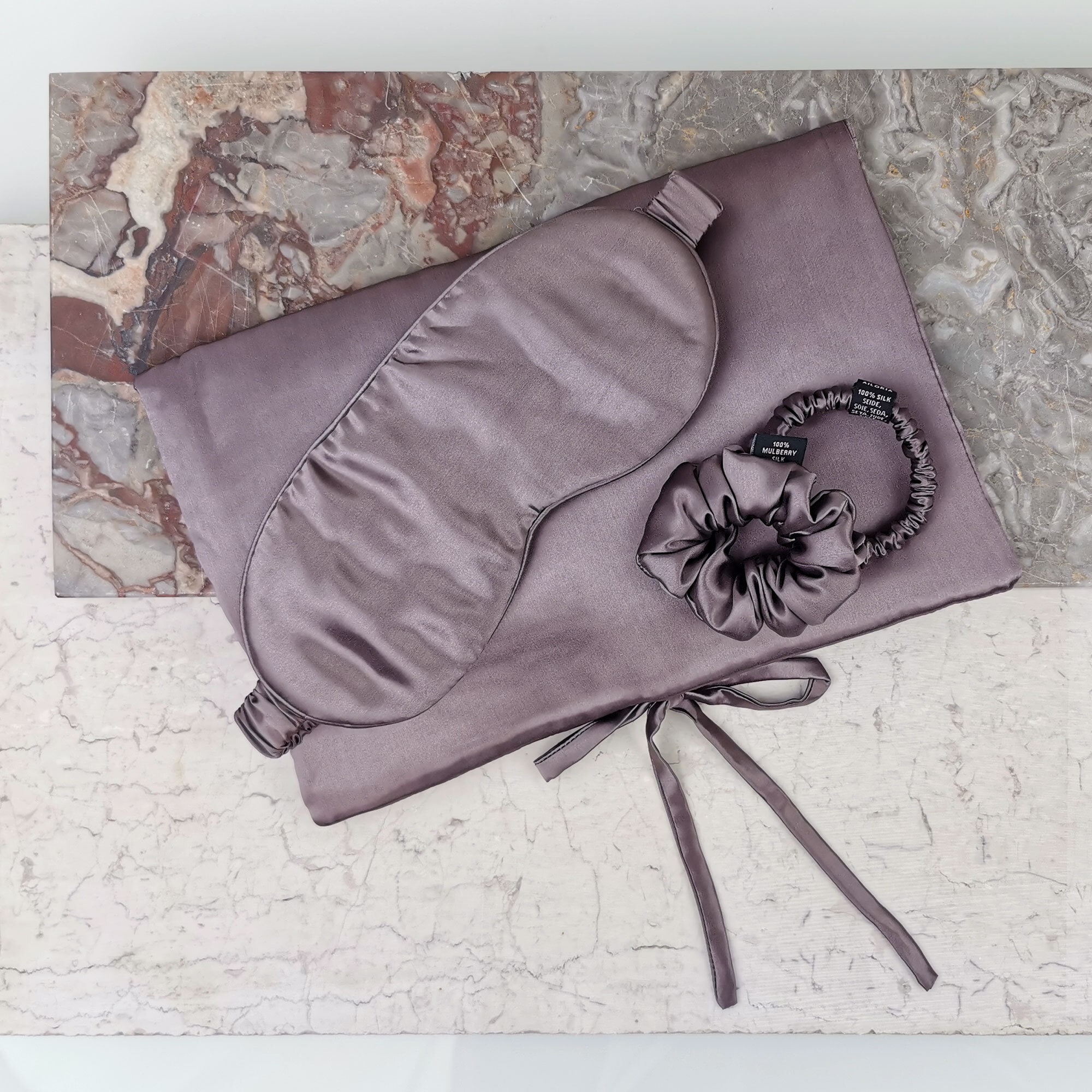 AILORIA Seidentuch »Tasche, Schlafmaske, Scrunchie S & Scrunchie M TRAVEL SET«