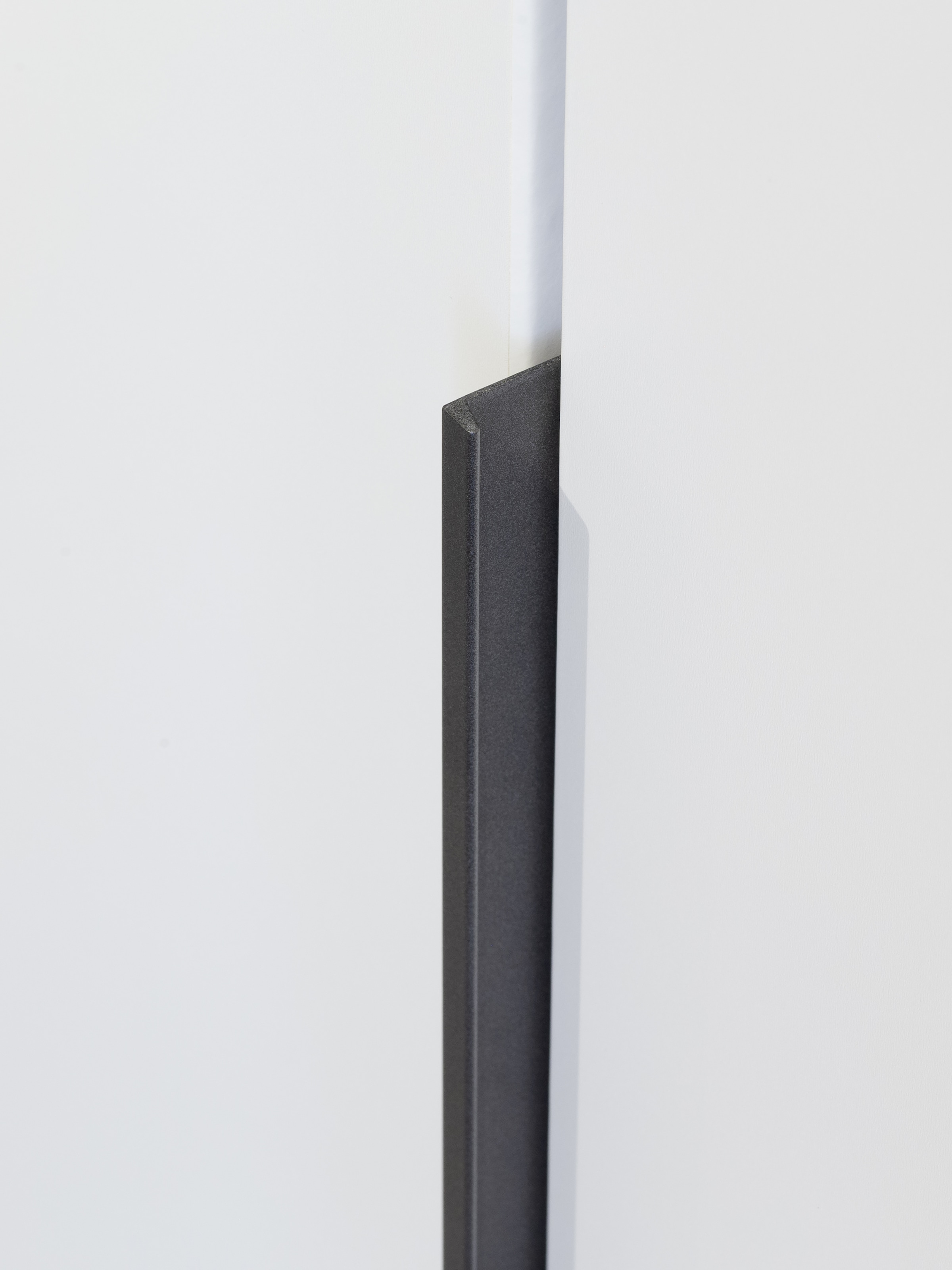 rauch Drehtürenschrank »Kleiderschrank Schrank Garderobe Wäscheschrank NAGATA viel Stauraum«, (in 3 verschiedenen Ausstattungen BASIC/CLASSIC/PREMIUM), mit modernen Stangengriffen in Graumetallic TOPSELLER MADE IN GERMANY