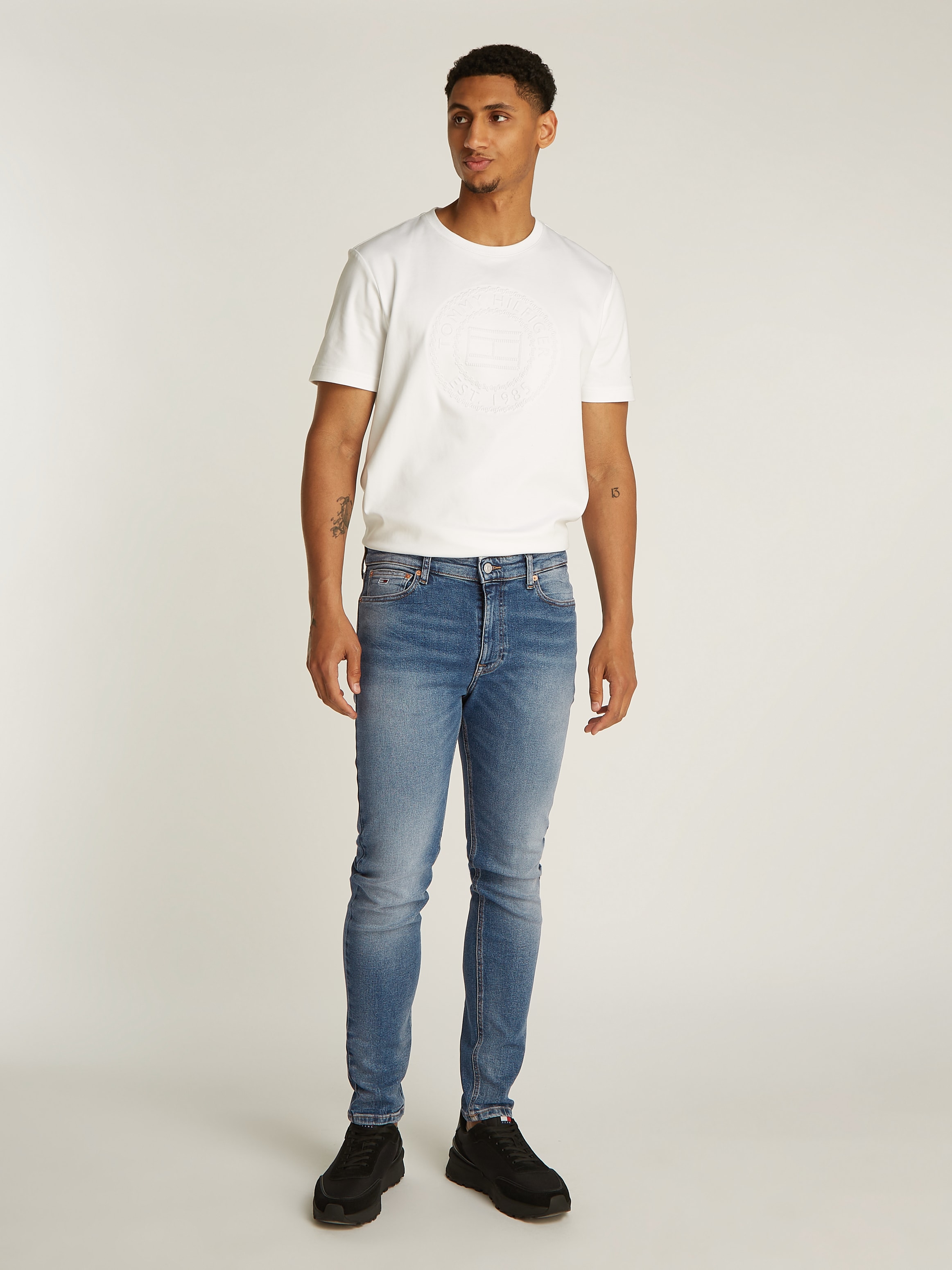 Tommy Jeans Skinny-fit-Jeans »Simon Skinny Jeans Slim«, mit Logostickereien