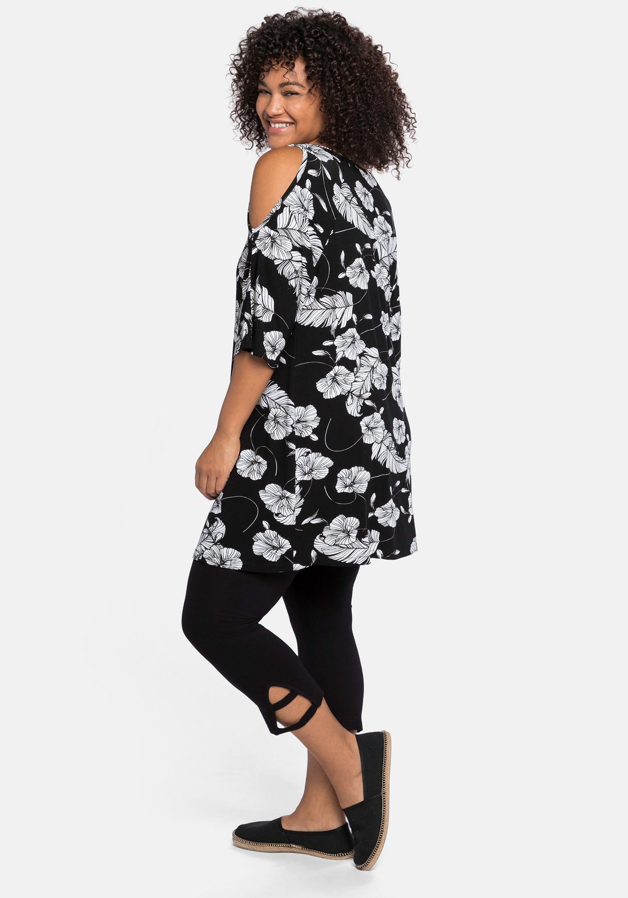 Sheego Longshirt »Strandshirt und Leggings im Set mit Caprileggings«, im Set mit Caprileggings