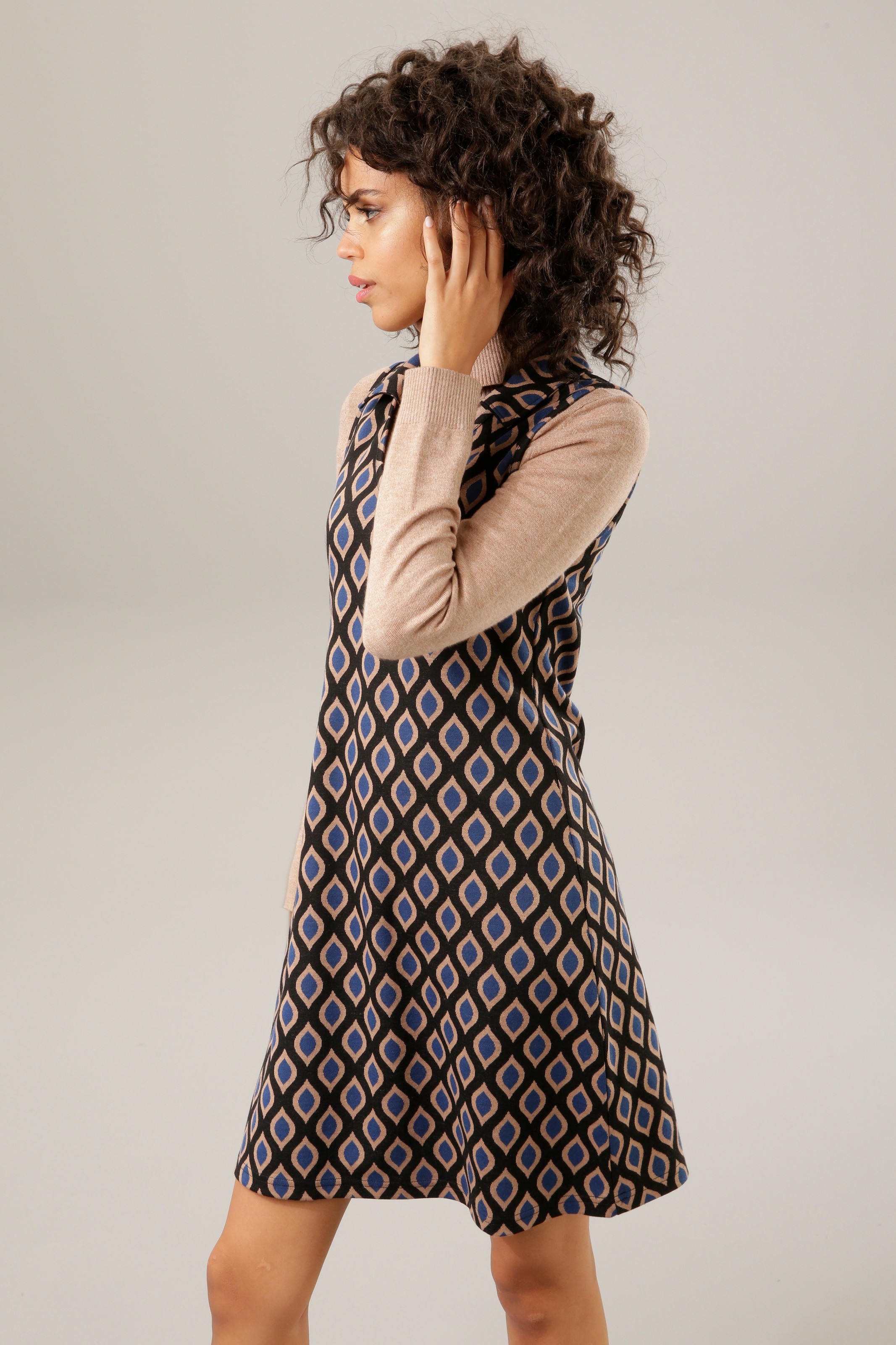 Aniston CASUAL Minikleid, mit graphischem ♕ Retro-Stil Muster im bei