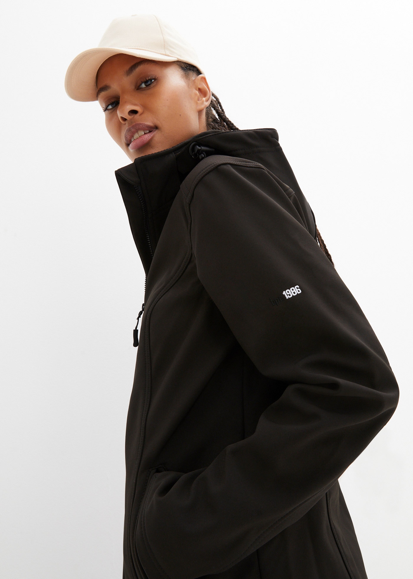 bonprix Softshellparka mit Kapuze figurbetonter Schnitt, 2-Wege-Reißverschluss, Kordelzüge im Saum