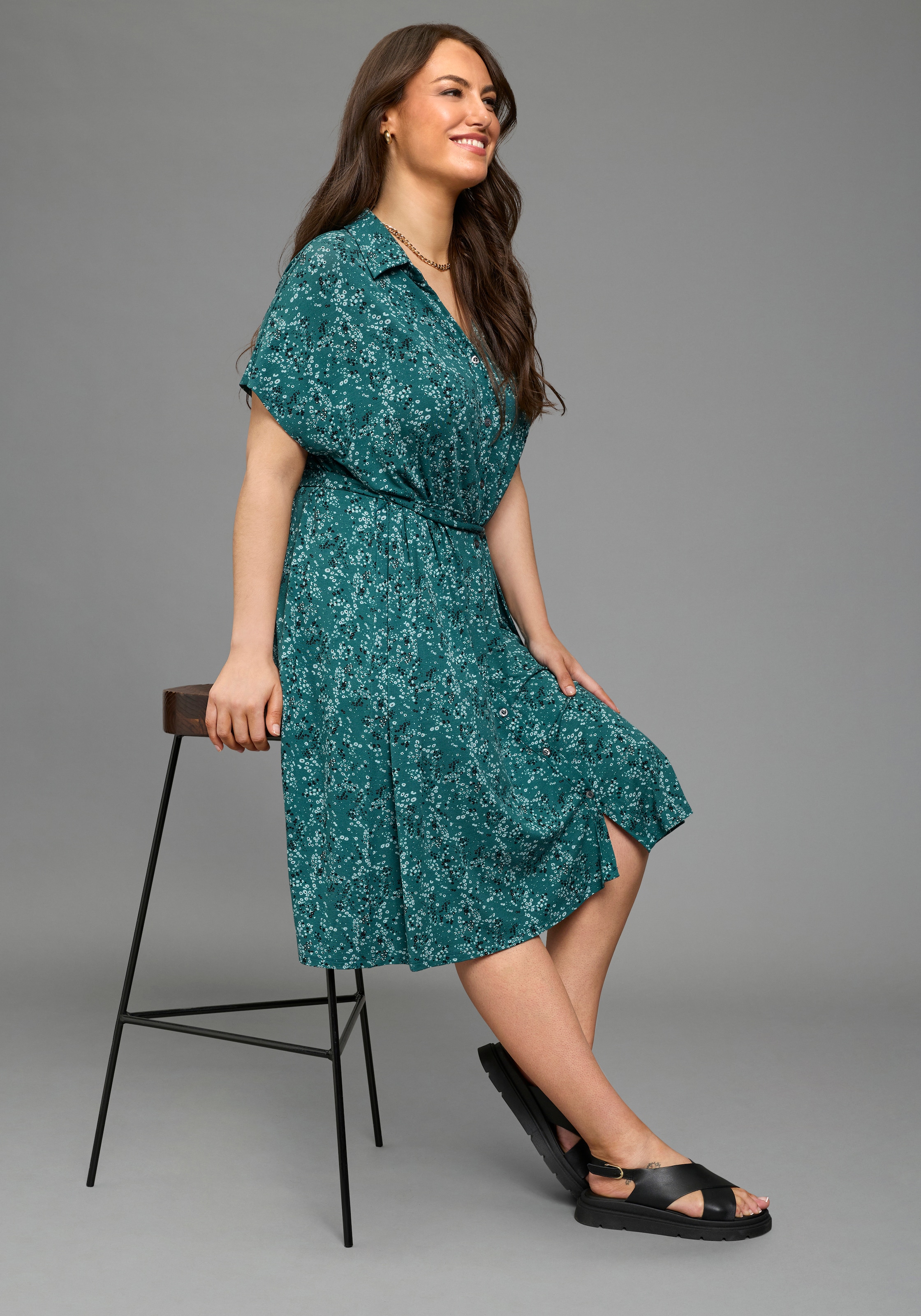 Laura Scott CURVE Jerseykleid in A-Linie mit Hemdkragen, geblümt