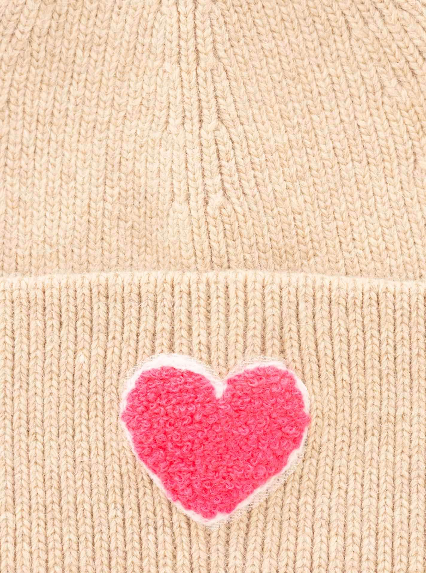 Zwillingsherz Beanie »"Heart Patch"« Grobstrick, Herzmotiv ,Wollanteil, breiter Umschlag, wärmend,