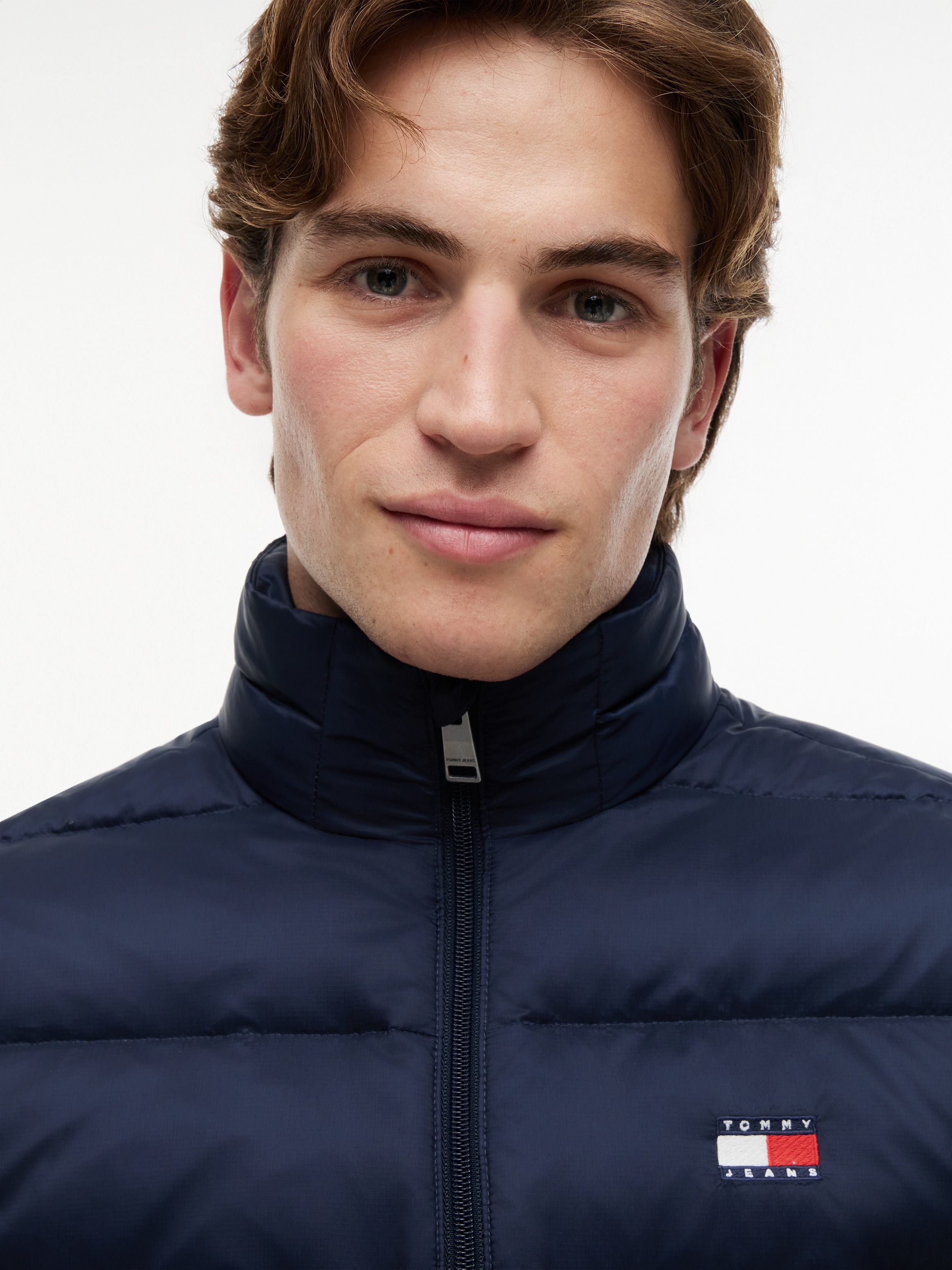 Tommy Jeans Daunenweste »TJM LIGHT DOWN PACKABLE VEST« Regular fit mit Stehkragen