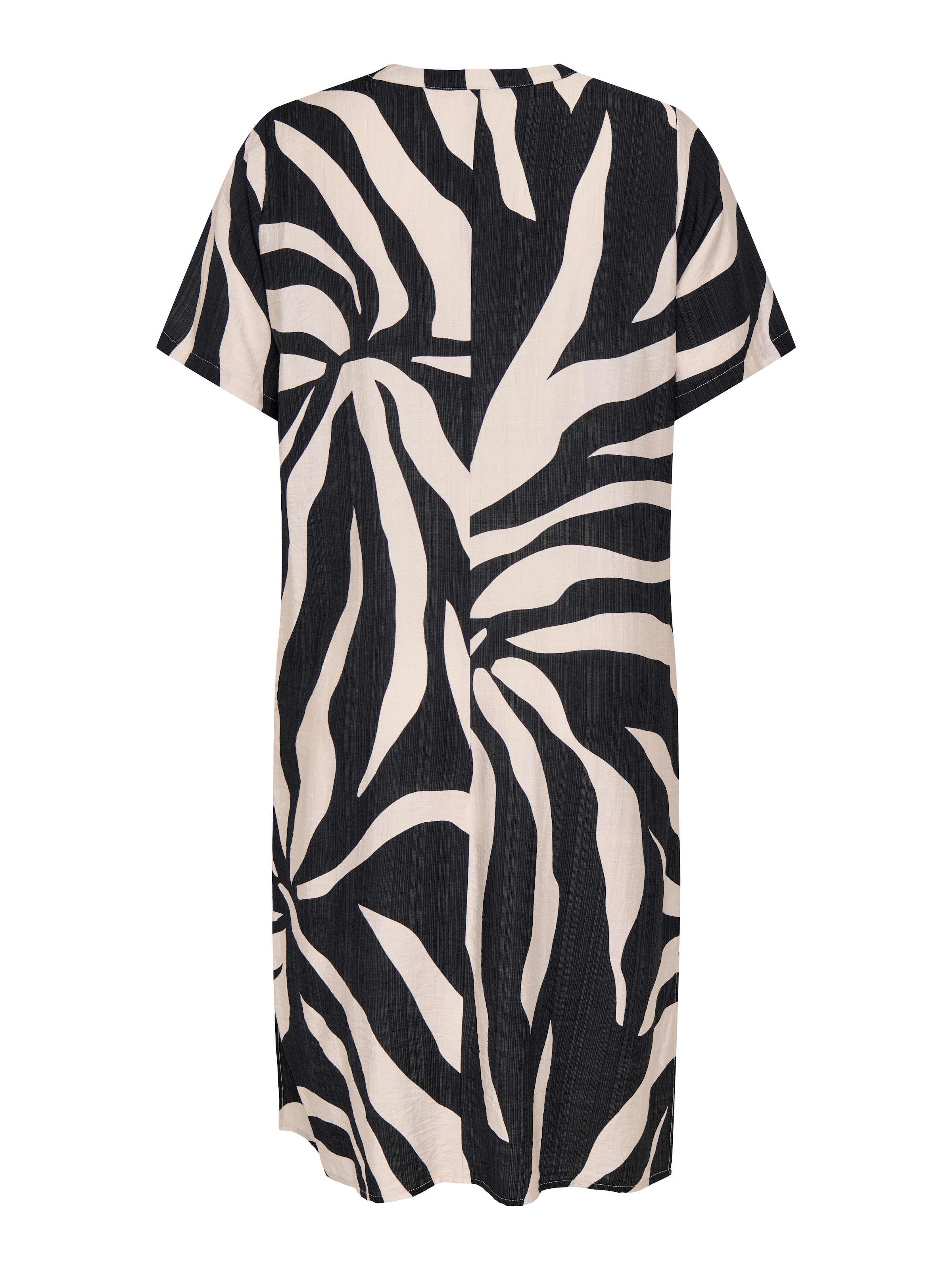 ONLY CARMAKOMA Sommerkleid »CARSUSI S/S V-NECK KNEE DRESS WVN ZL« mit Viskose, regular fit, knielang