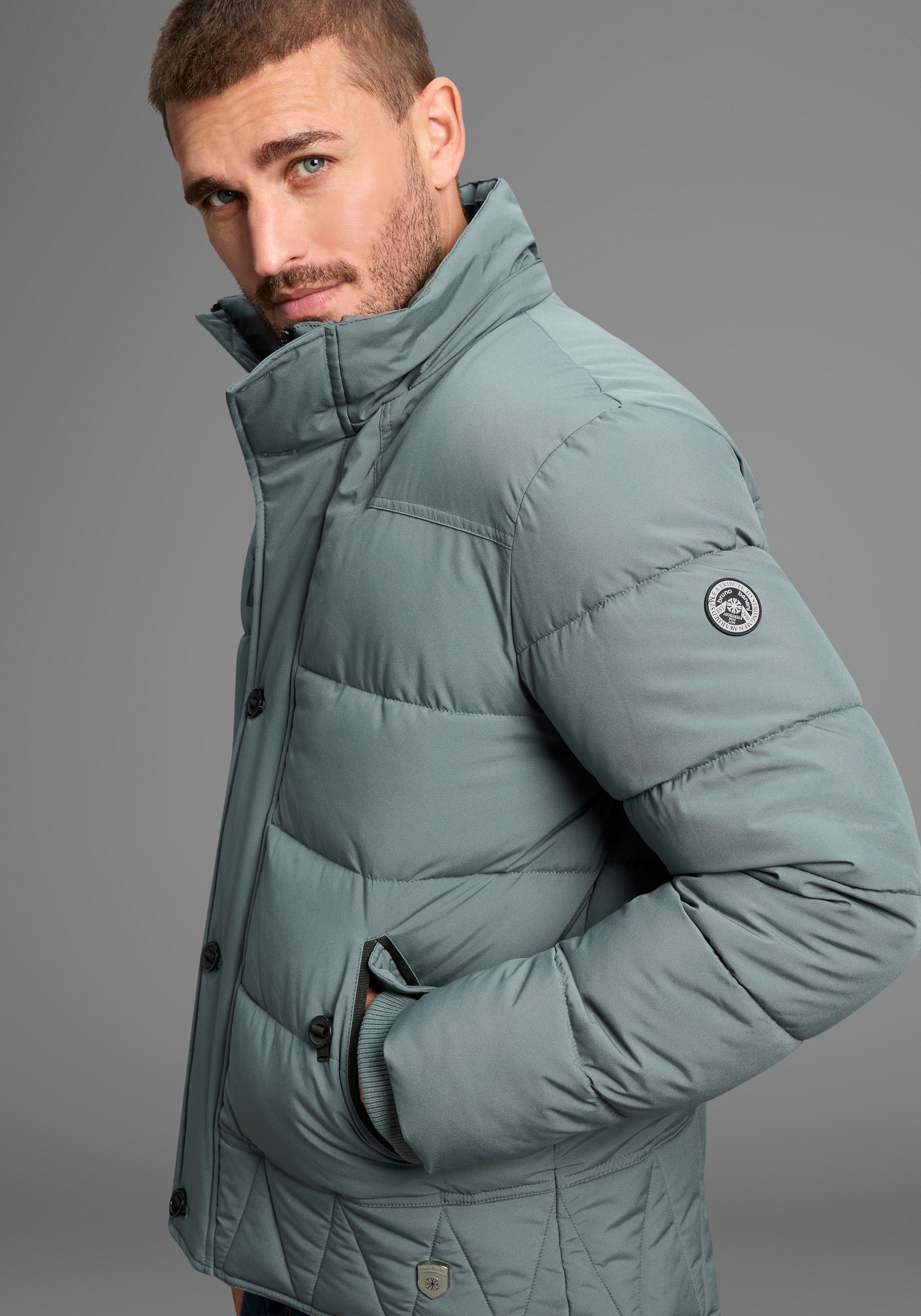 Bruno Banani Steppjacke, mit Kapuze, Winterjacke mit Fellimitat und abnehmbarer Kapuze