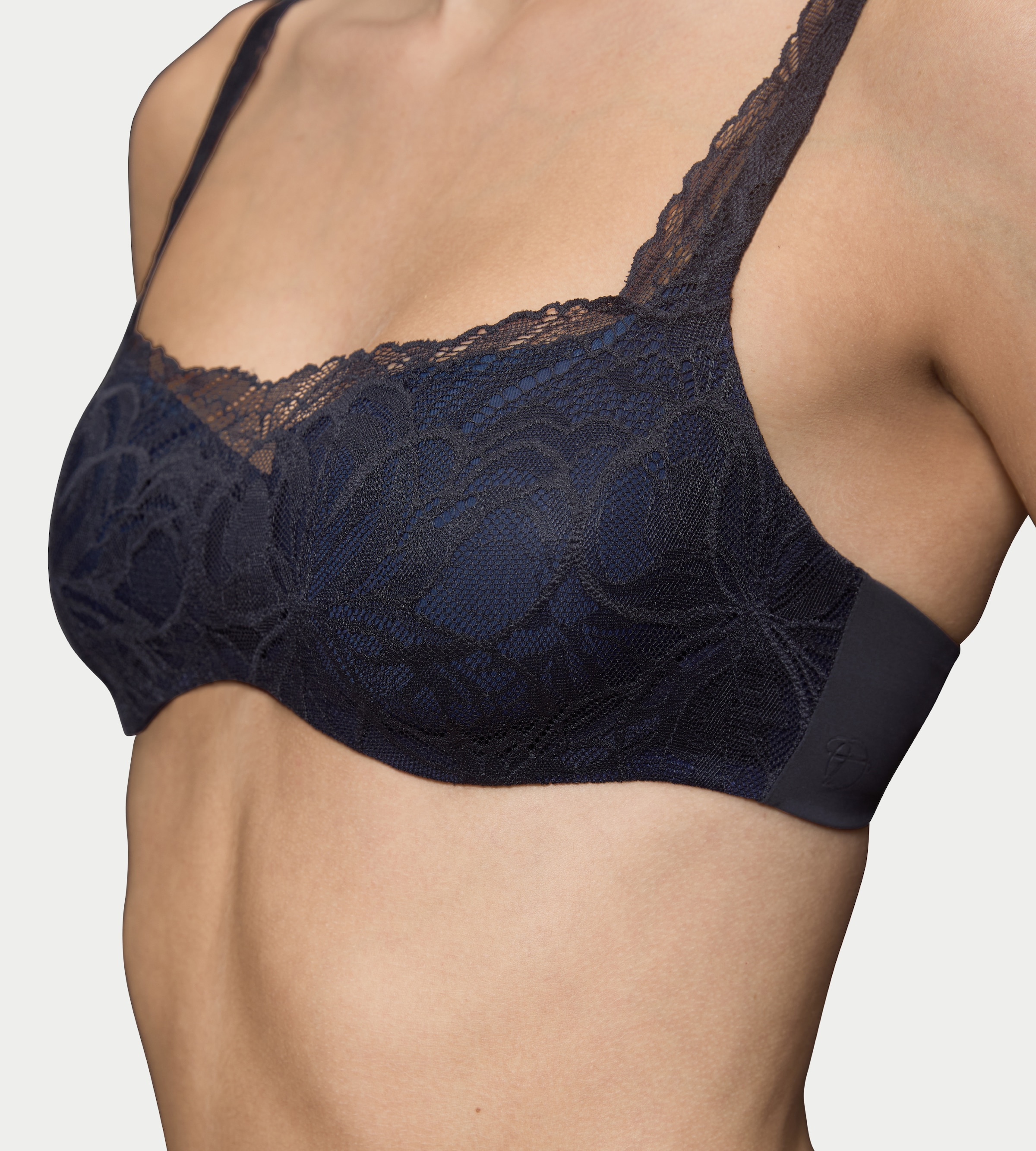 Triumph Balconette-BH »Body Make-Up Illusion Lace« Komfort Bügel, gepolstert, weiche Spitze