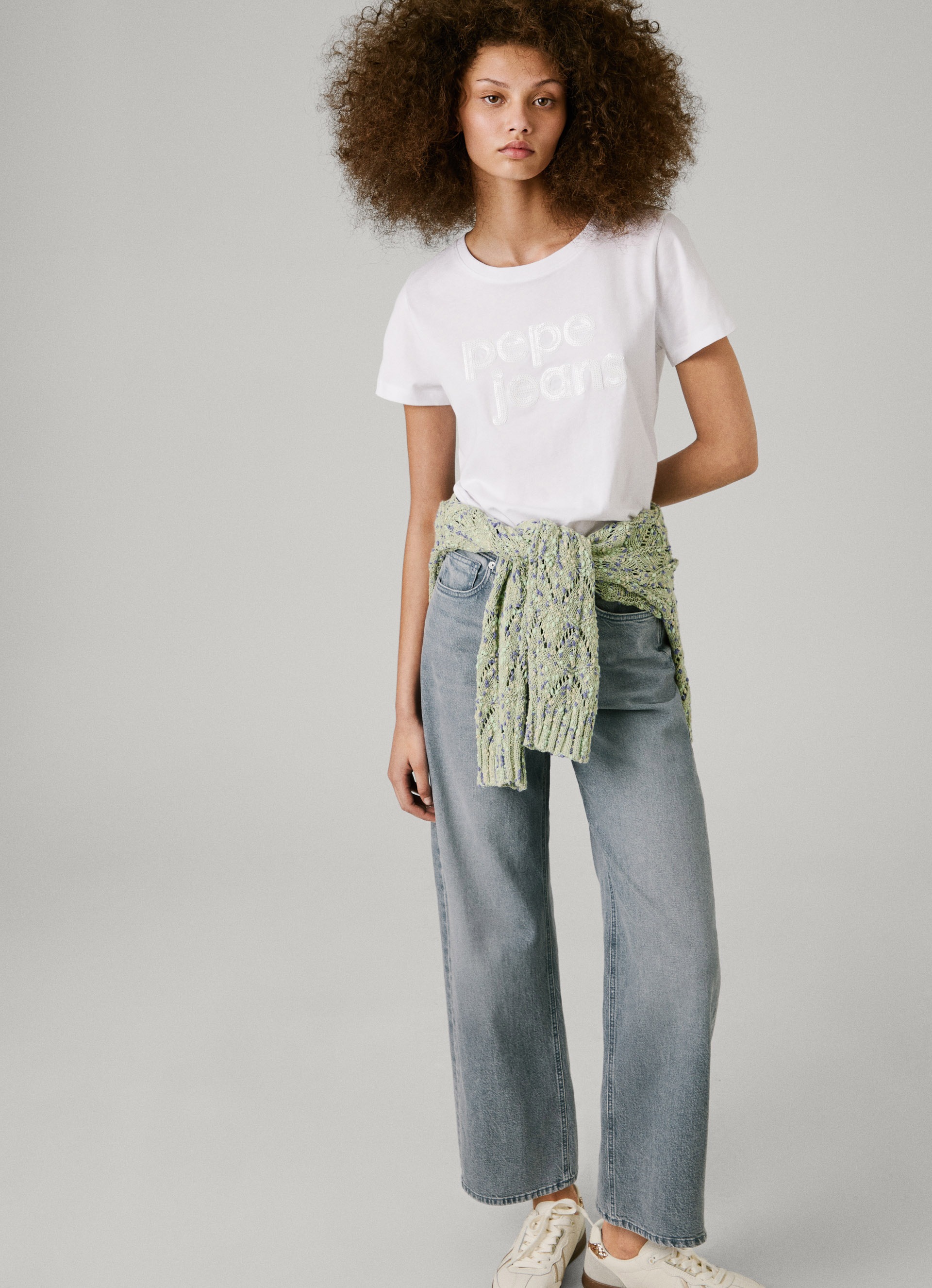 Pepe Jeans T-Shirt »ARIA« mit Ton-in-Ton Paillettenbesatz