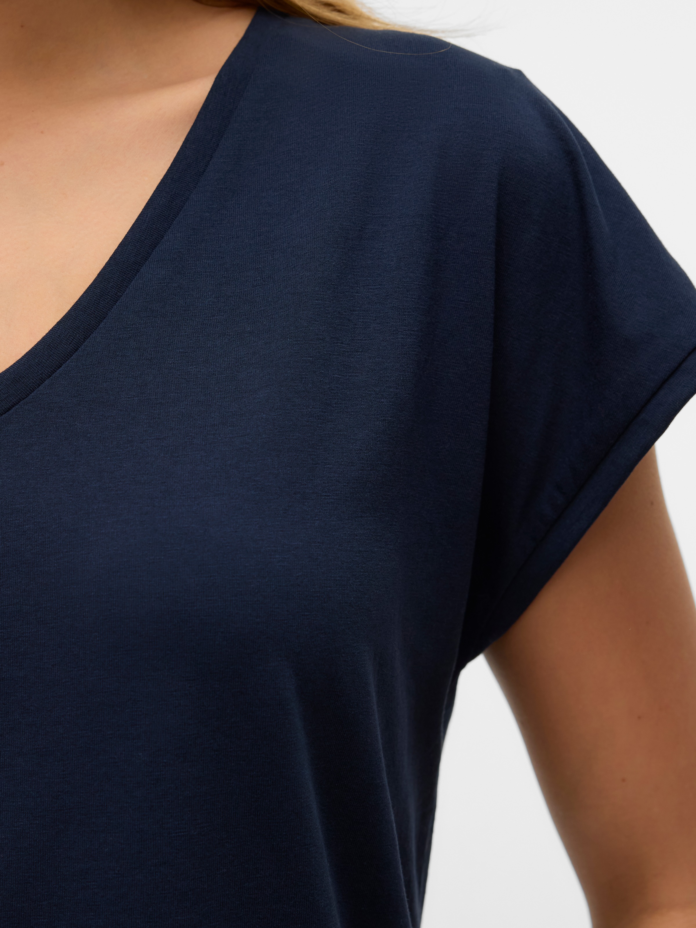 Vero Moda Kurzarmshirt »VMLUNA SS V-NECK TEE JRS NOOS«