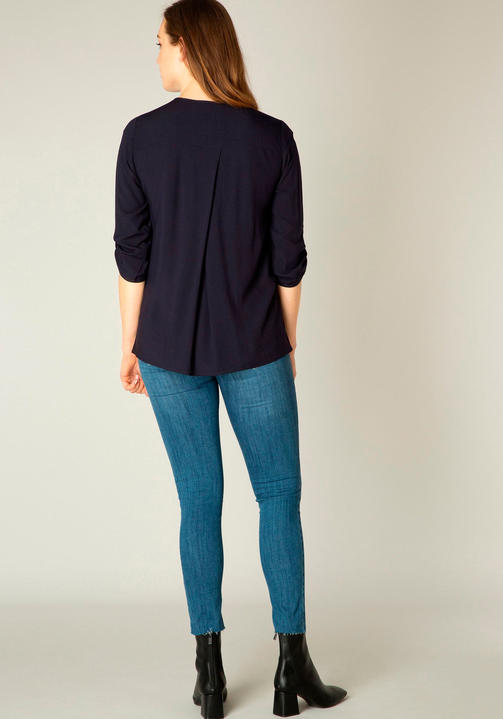 Base Level Shirtbluse, mit V-Ausschnitt