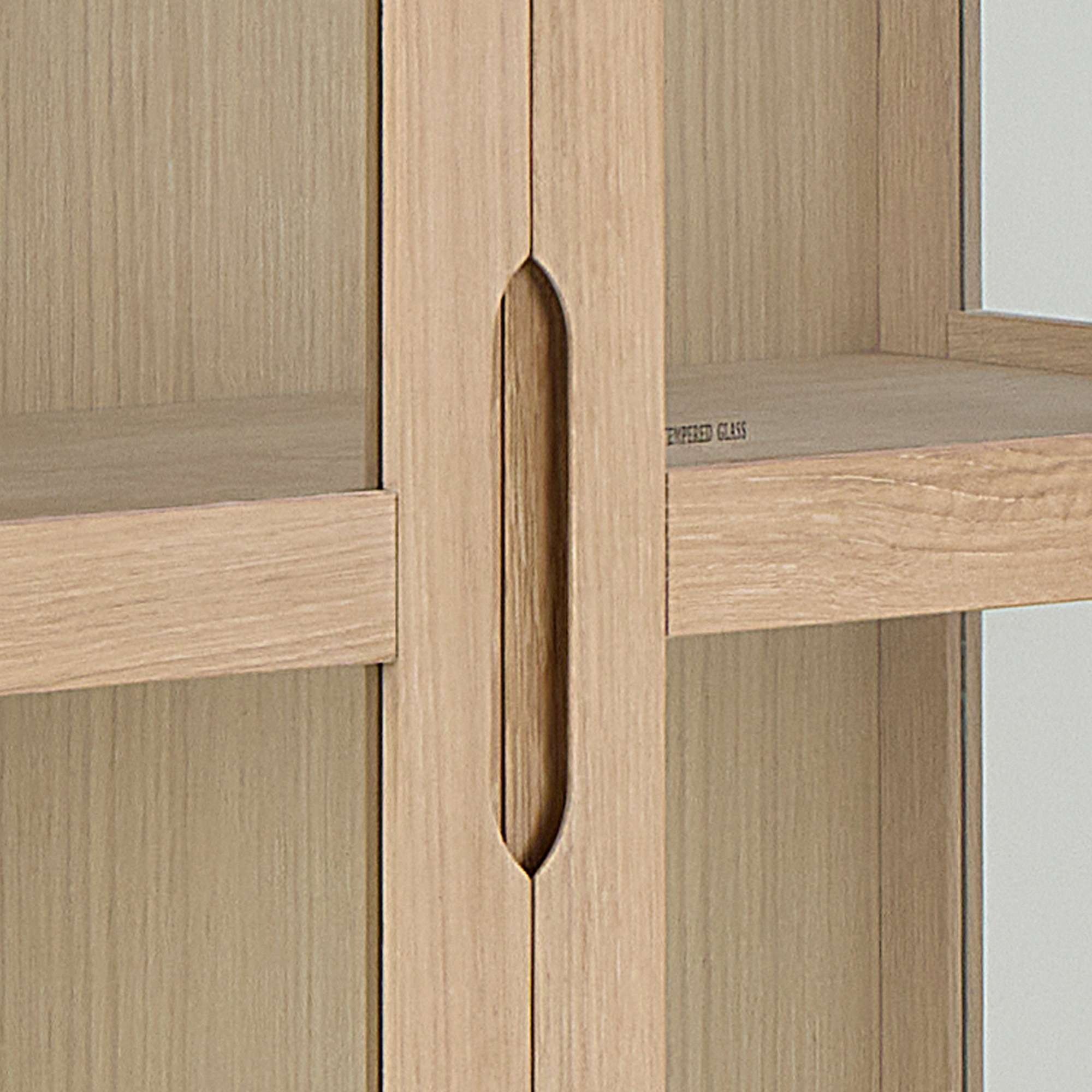 ACTONA GROUP Vitrine »Marte« ölbehandeltes Eiche Furnier, 2 Türen, klar Glas, 94x40x192 cm