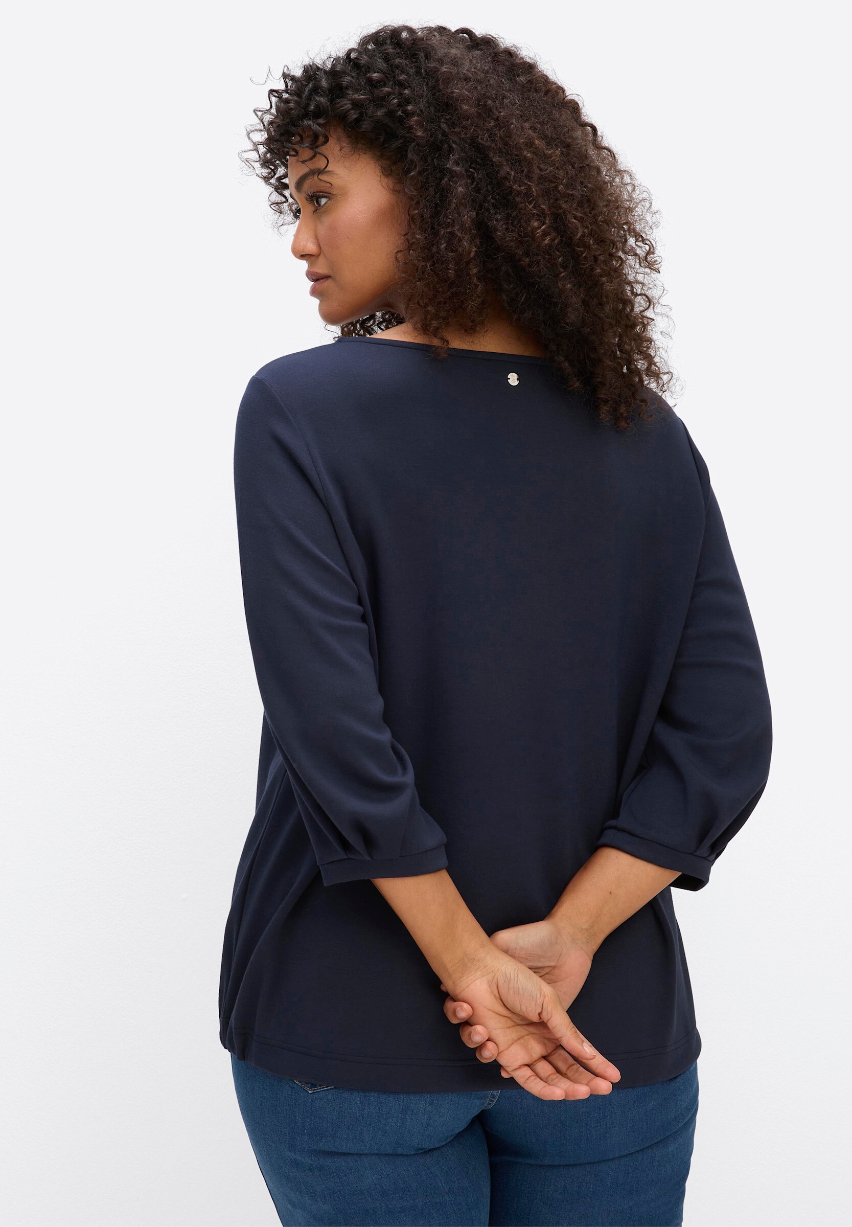 Sheego Sweatshirt »Sweatshirt Sweatshirt mit Frontprint und Häkelblumen«
