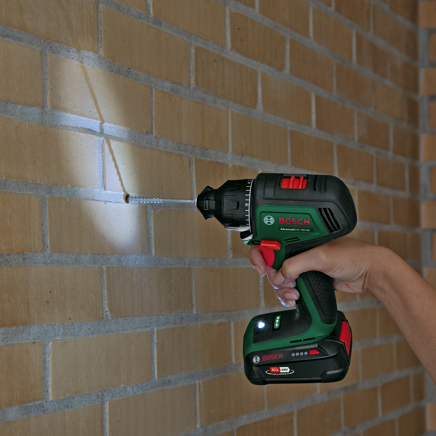 Bosch Home & Garden Akku-Bohrschrauber »»AdvancedDrill 18V-80 QuickSnap««, Inkl. 2x Akku PBA 18V 2,5Ah und Ladegerät