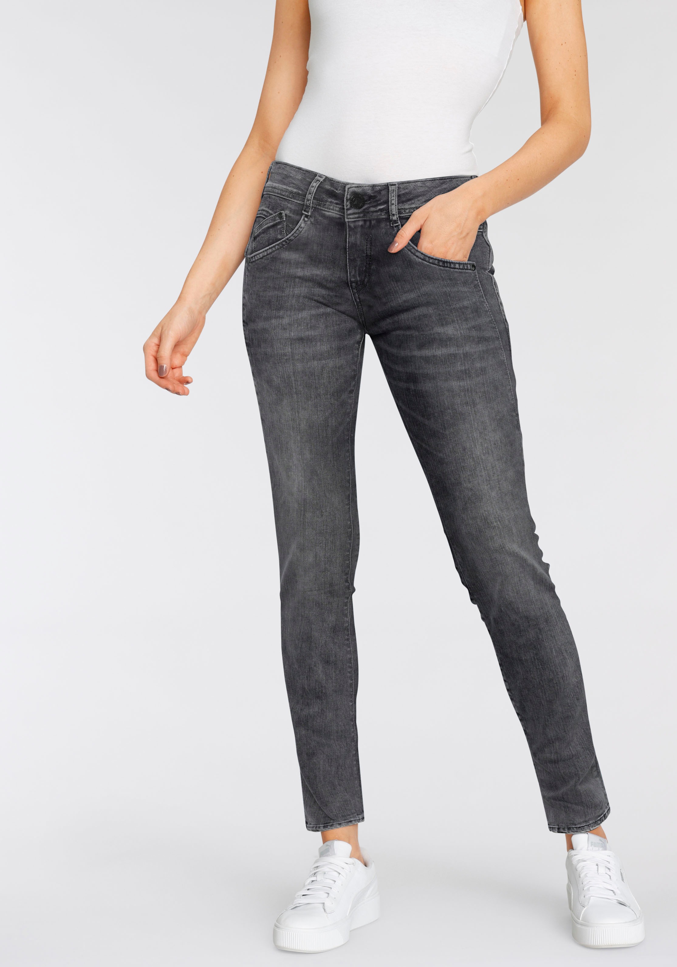 Herrlicher Slim-fit-Jeans »GINA RECYCLED DENIM«, mit seitlichem Keileinsatz