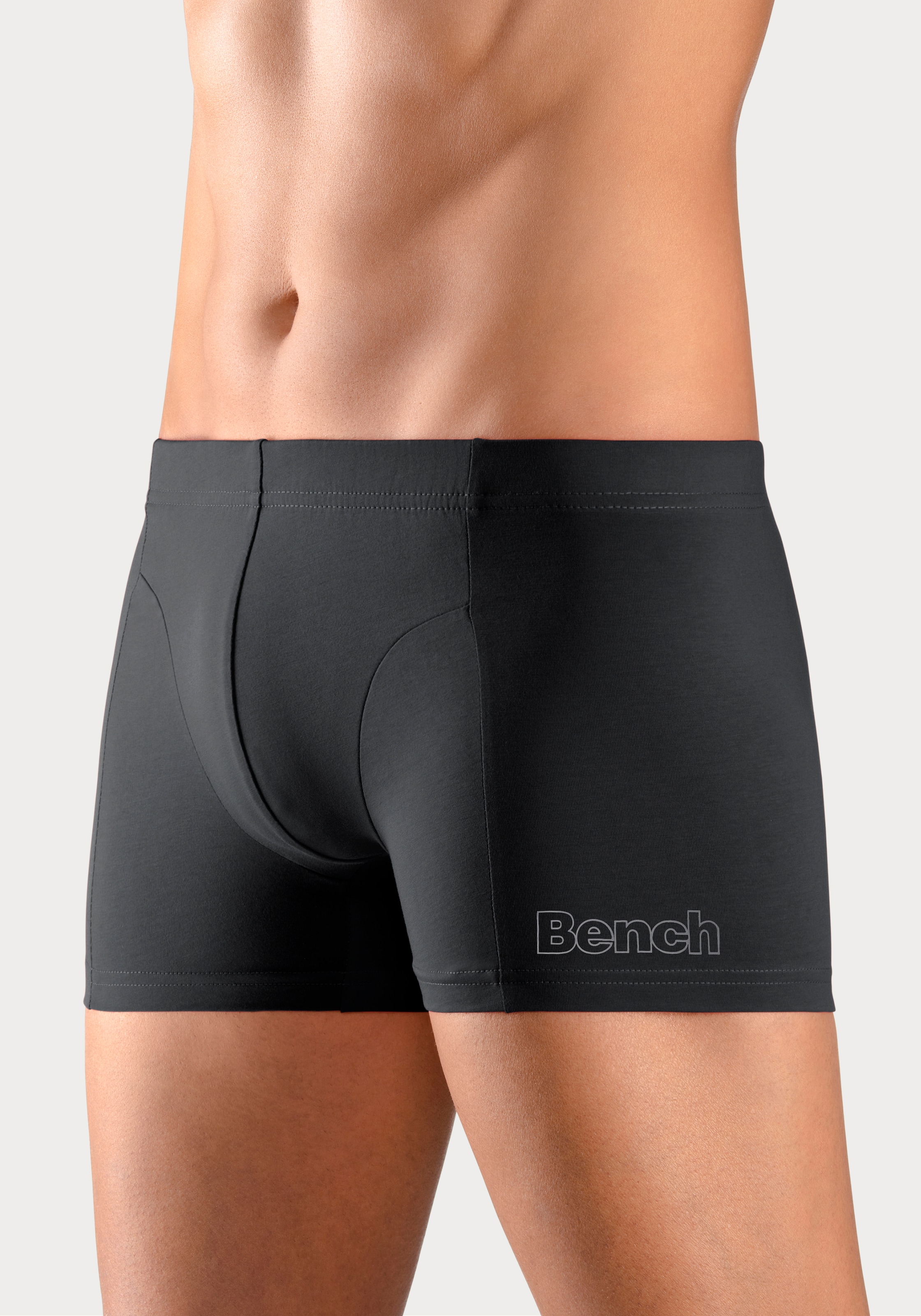 Bench. Boxer »Boxershorts für Herren«, (Dose, 4 St.), in der Dose mit kleinem Logodruck auf dem Bein