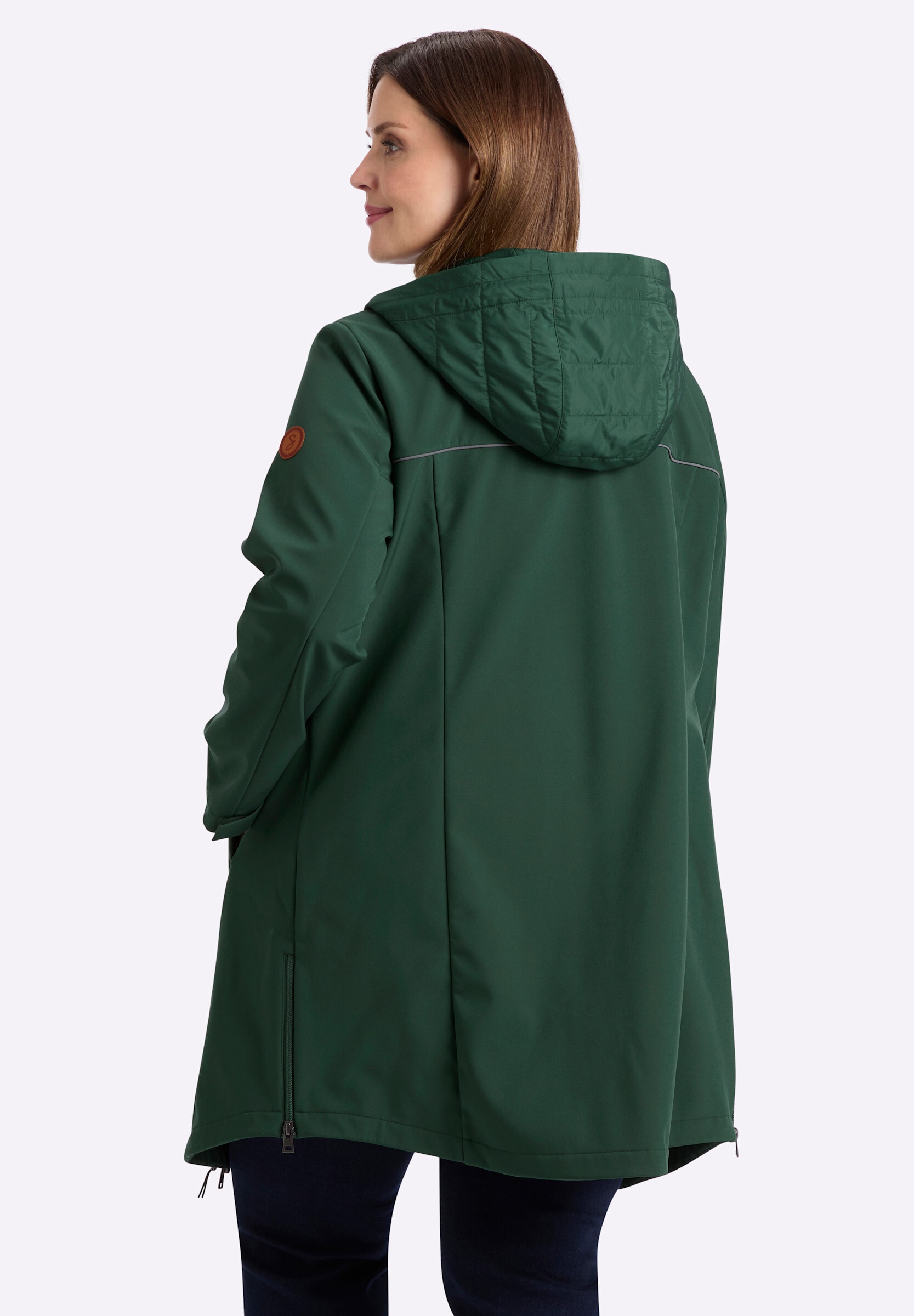 Sheego Softshelljacke »Softshell-Jacke Softshelljacke mit regulierbaren Seitenschlitzen« mit Kapuze