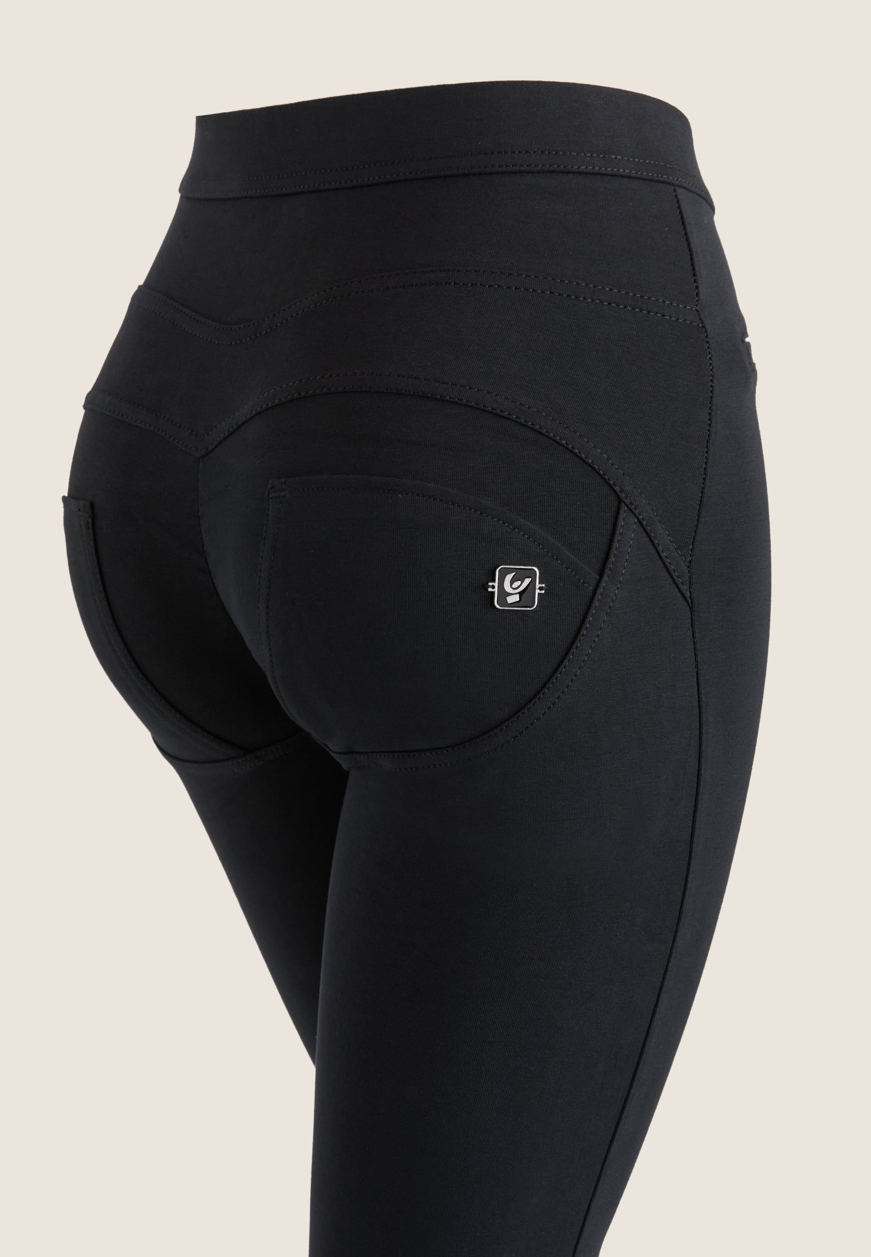 Freddy Jeansjeggings »WRUP SUPER SKINNY REGULAR MEDIUM WAIST«, mit Lifting & Shaping Effekt
